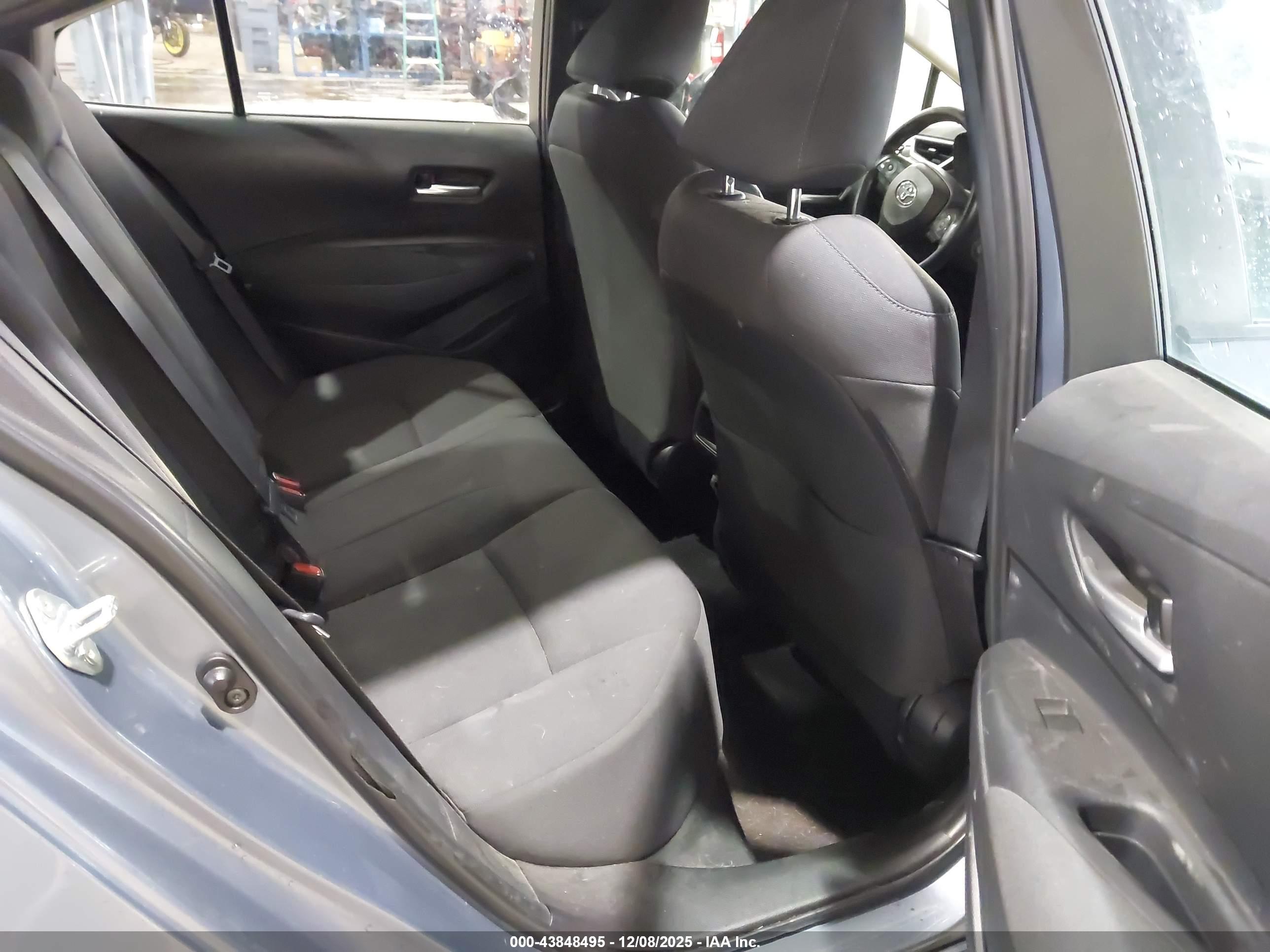 TOYOTA COROLLA image 8
