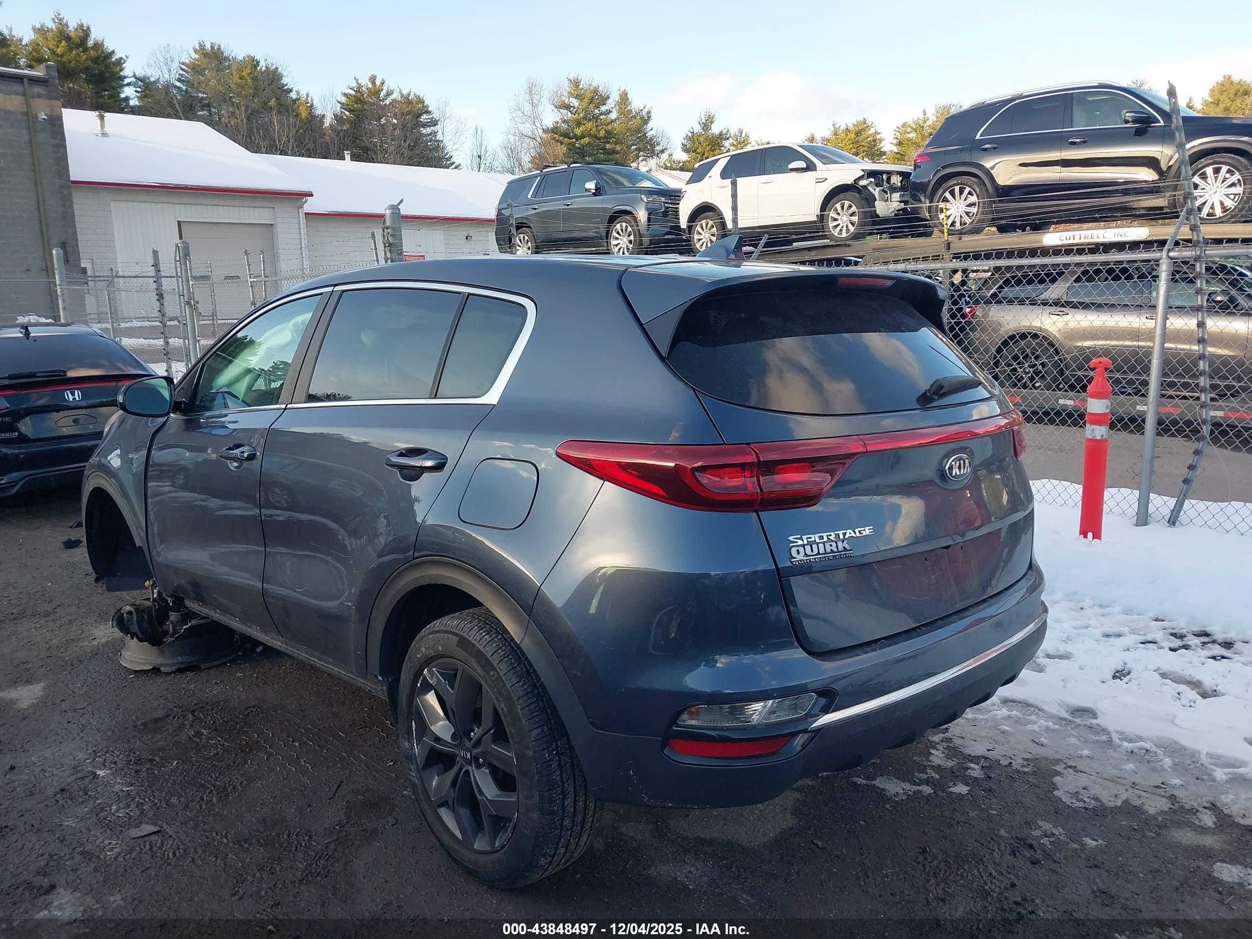 KIA SPORTAGE image 3