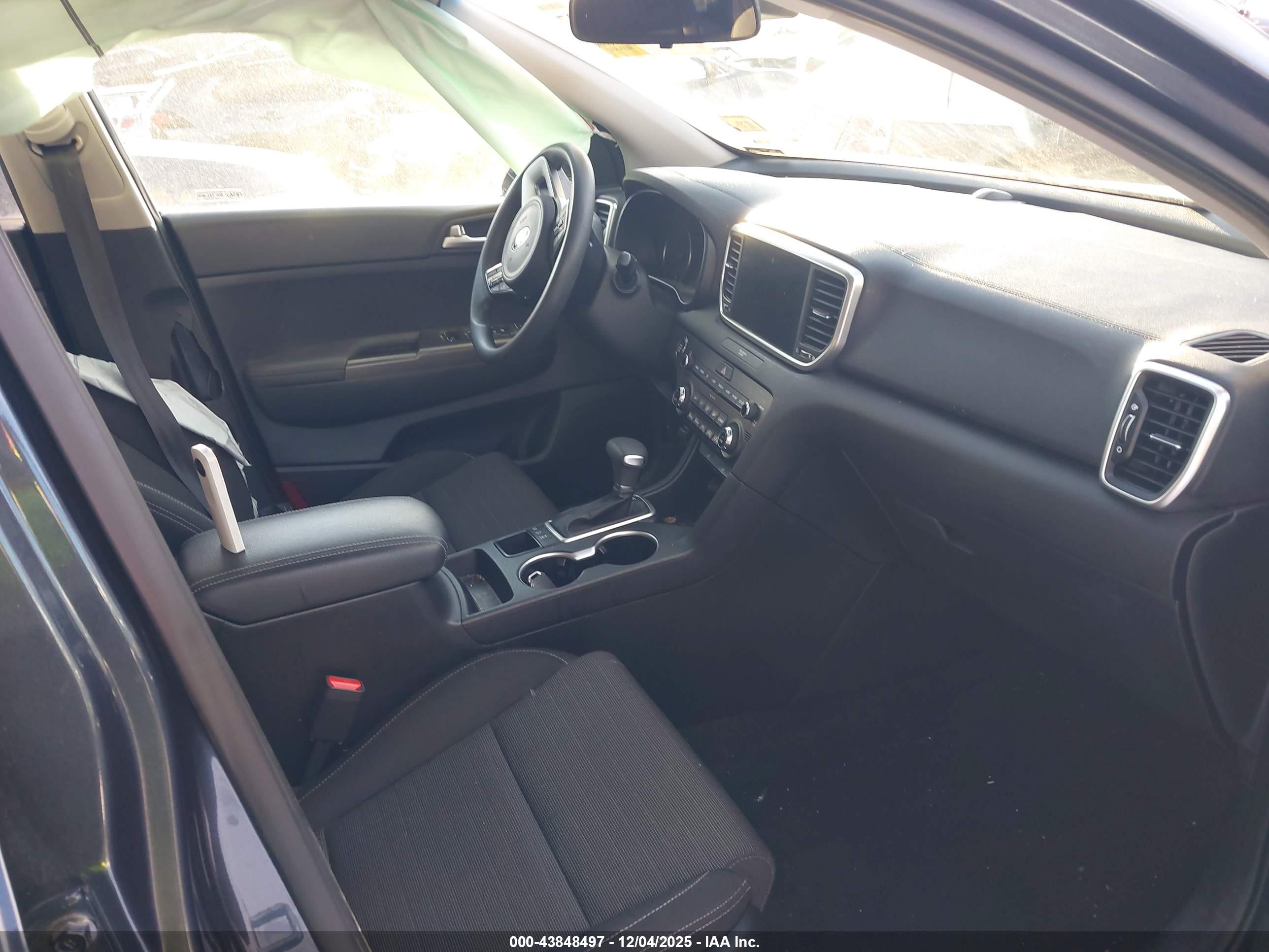 KIA SPORTAGE image 5