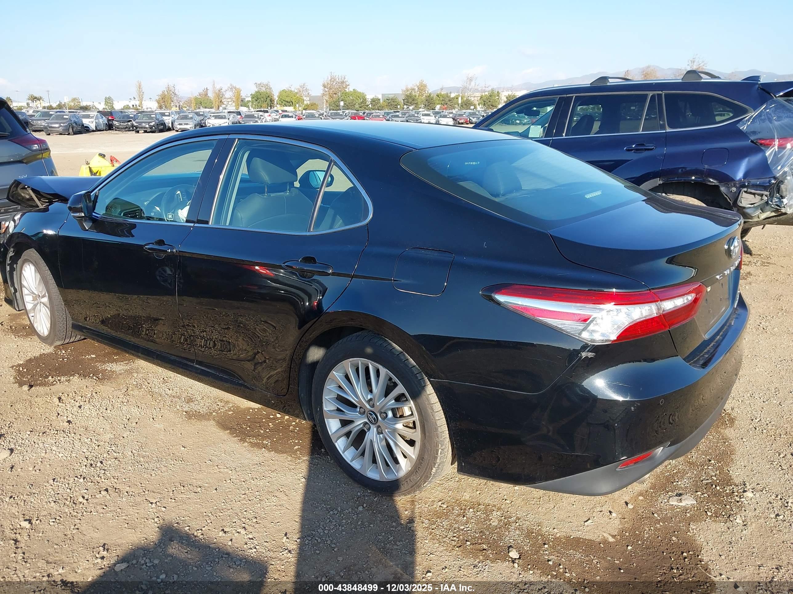 TOYOTA CAMRY image 3