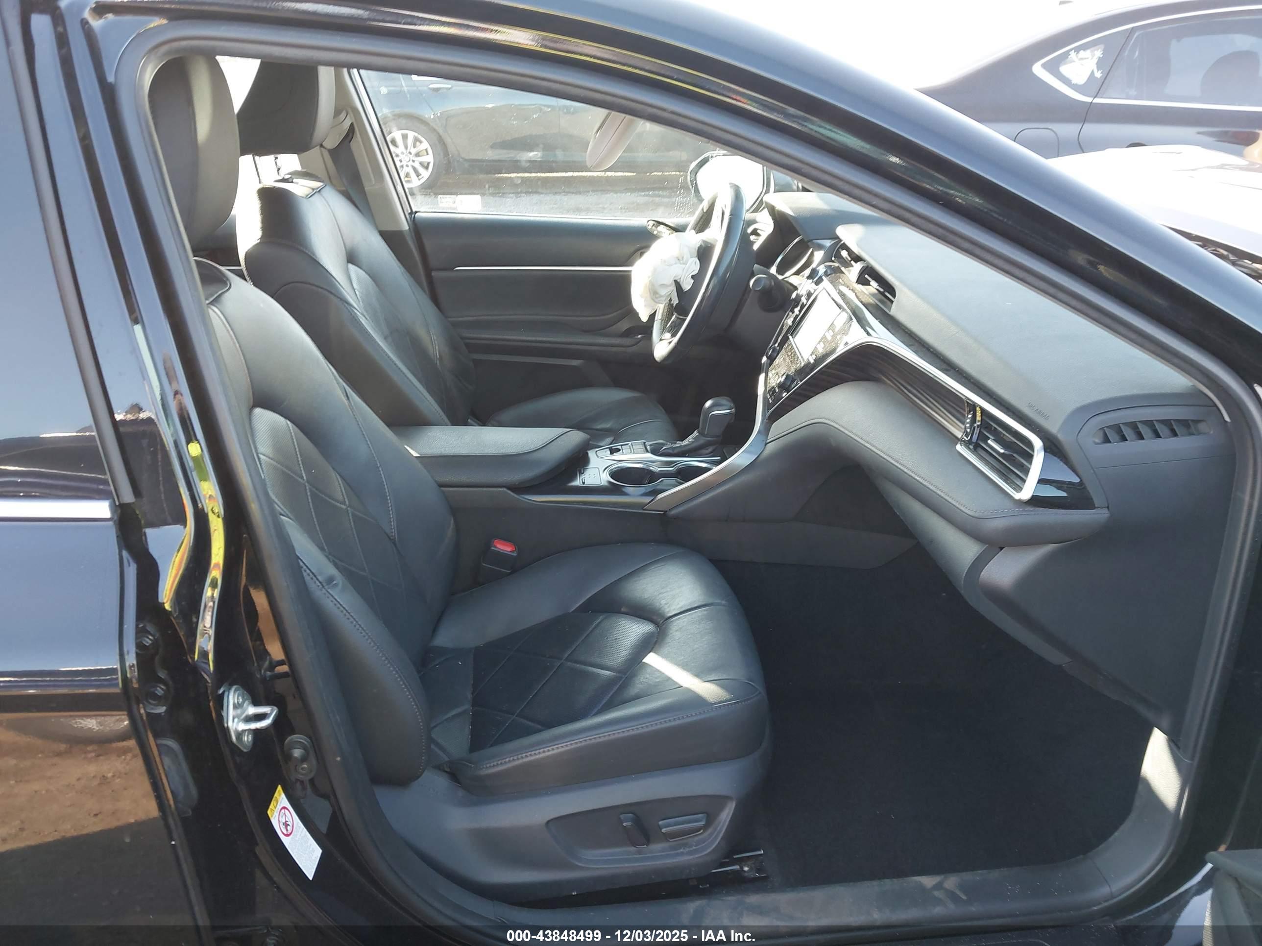 TOYOTA CAMRY image 5