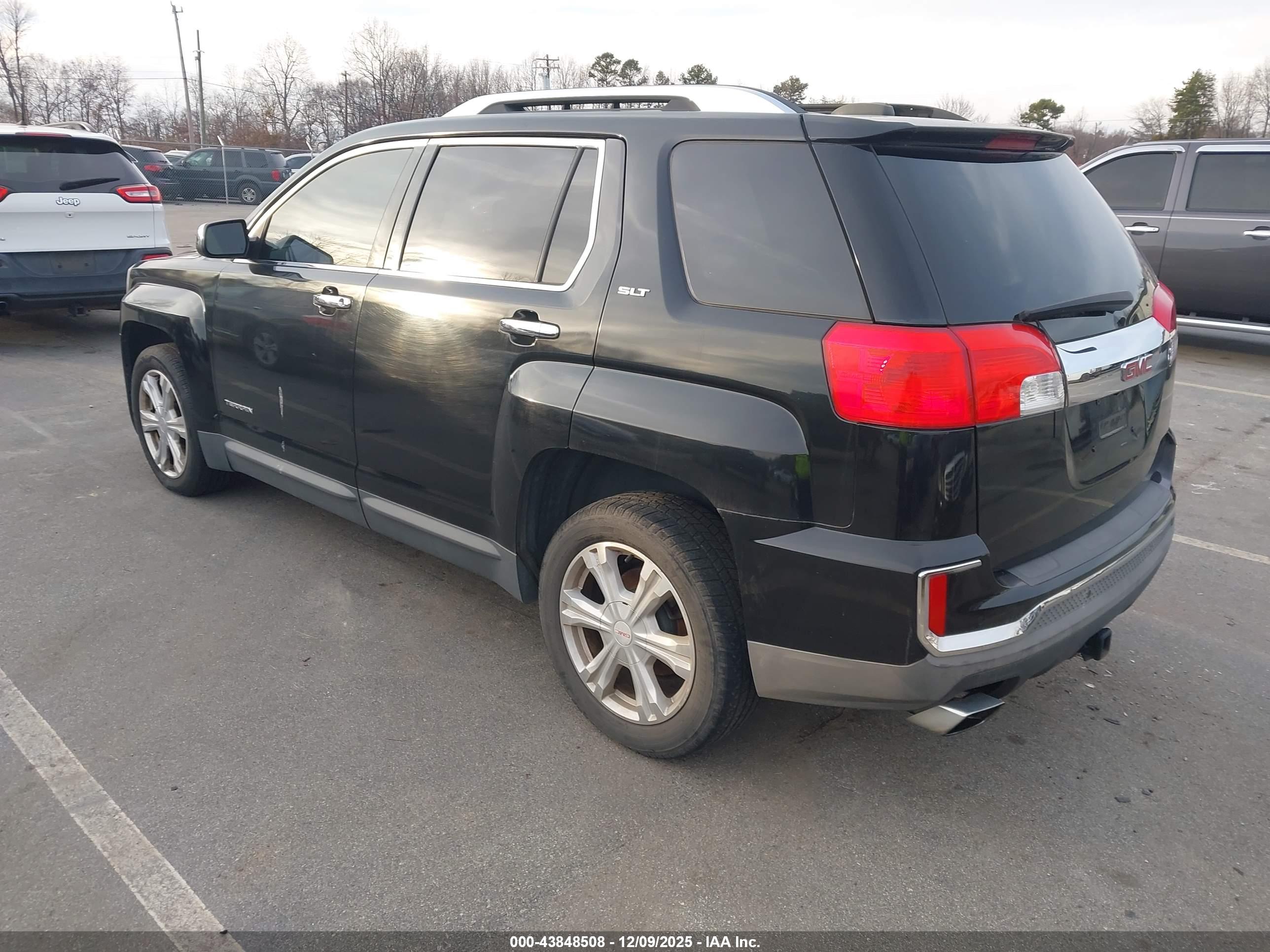 GMC TERRAIN image 3