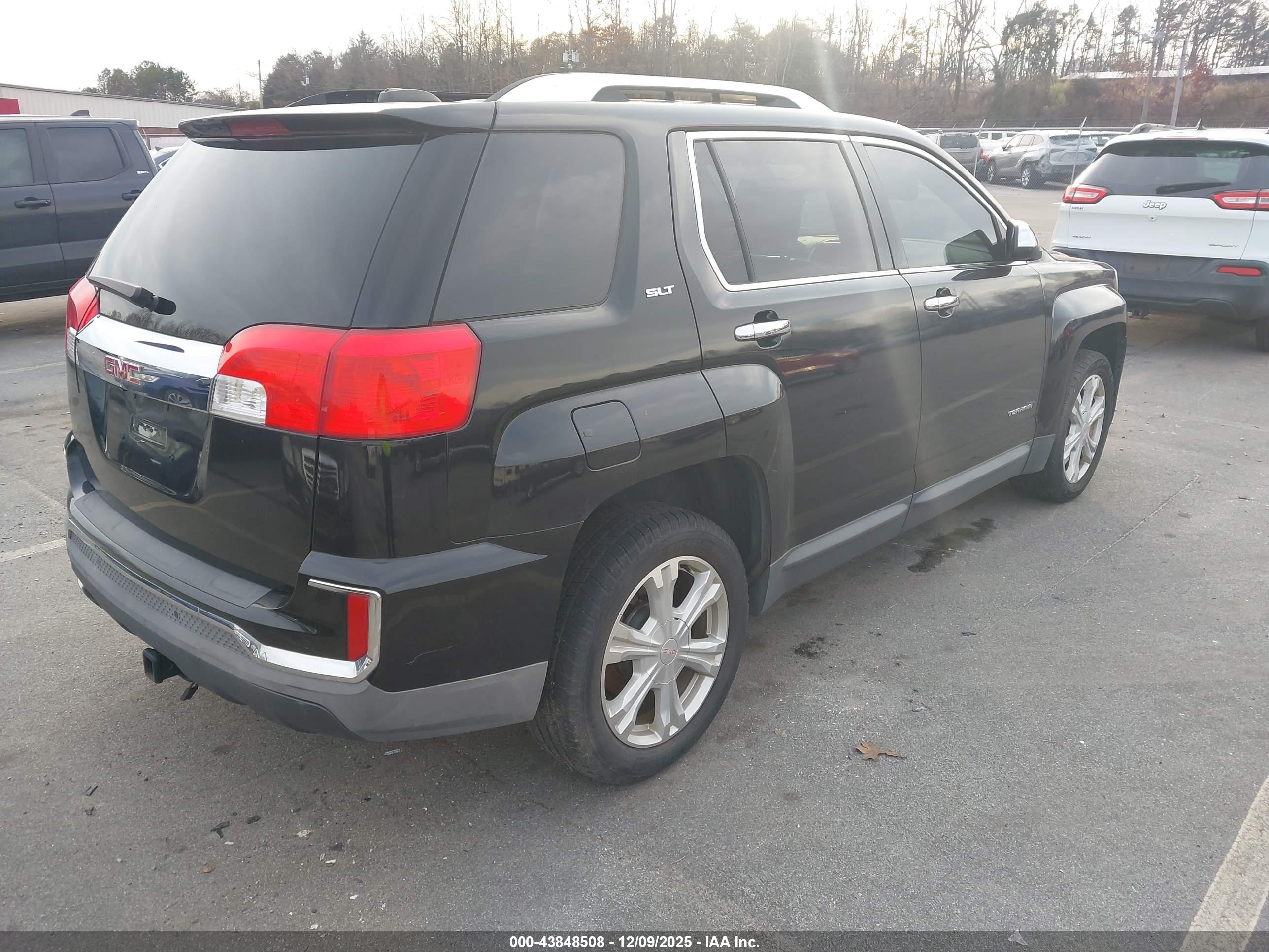 GMC TERRAIN image 4