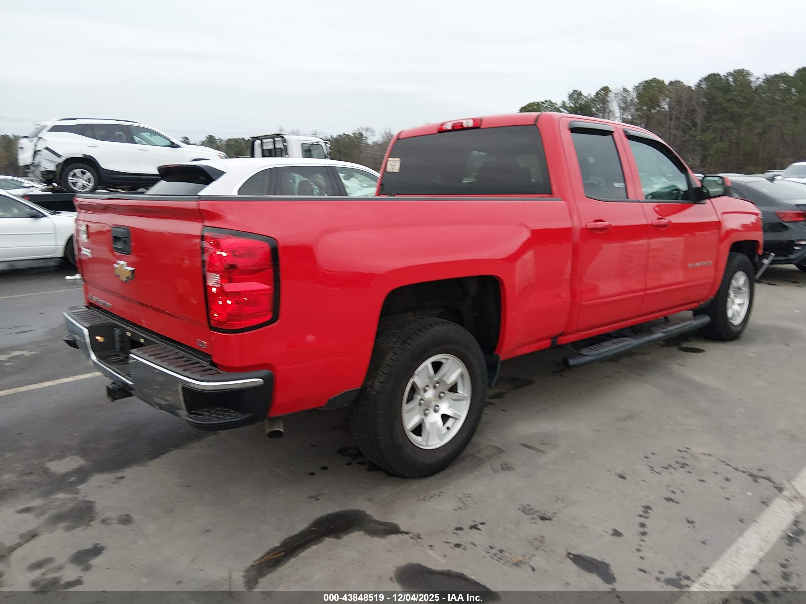 CHEVROLET SILVERADO image 4