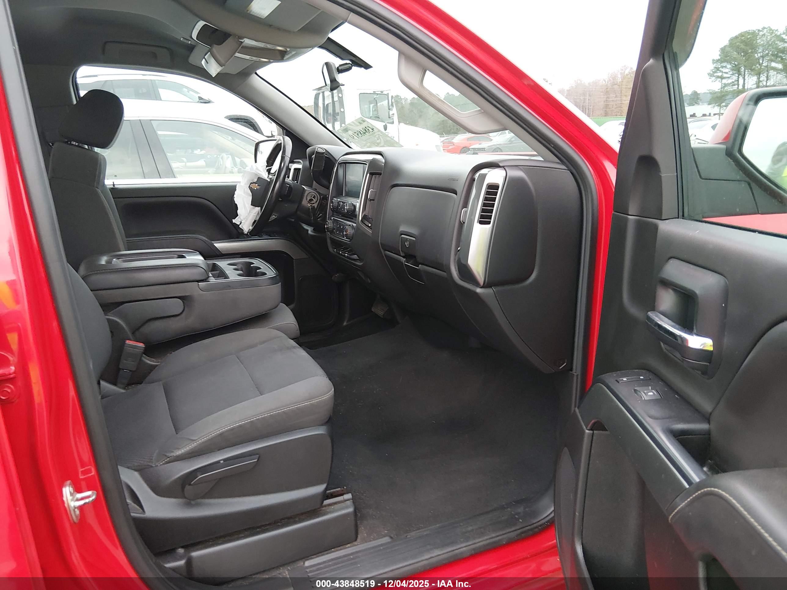 CHEVROLET SILVERADO image 5
