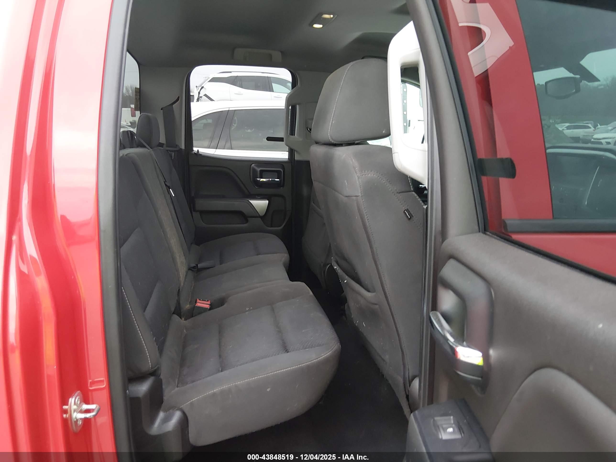 CHEVROLET SILVERADO image 8