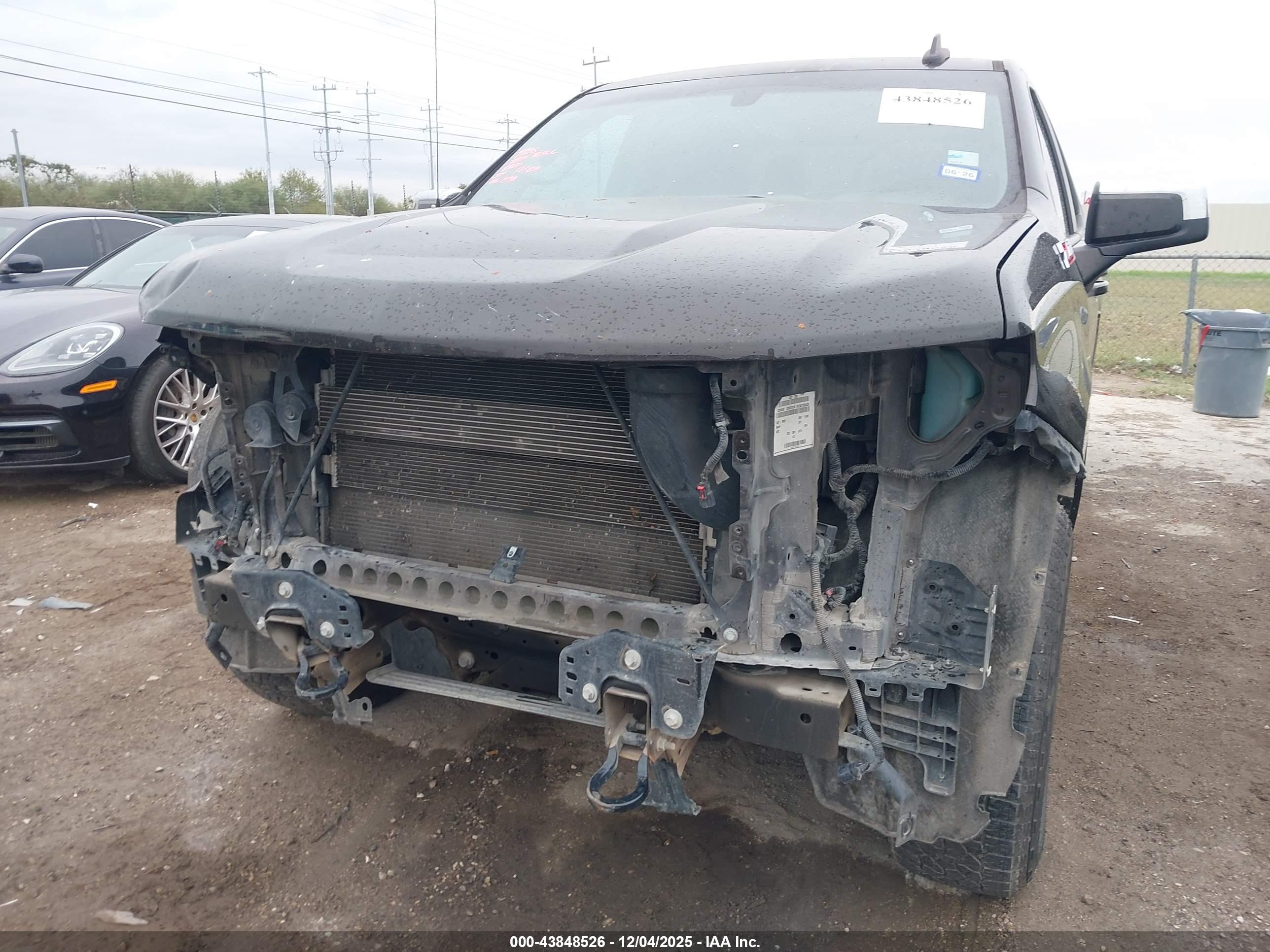 CHEVROLET SILVERADO image 6