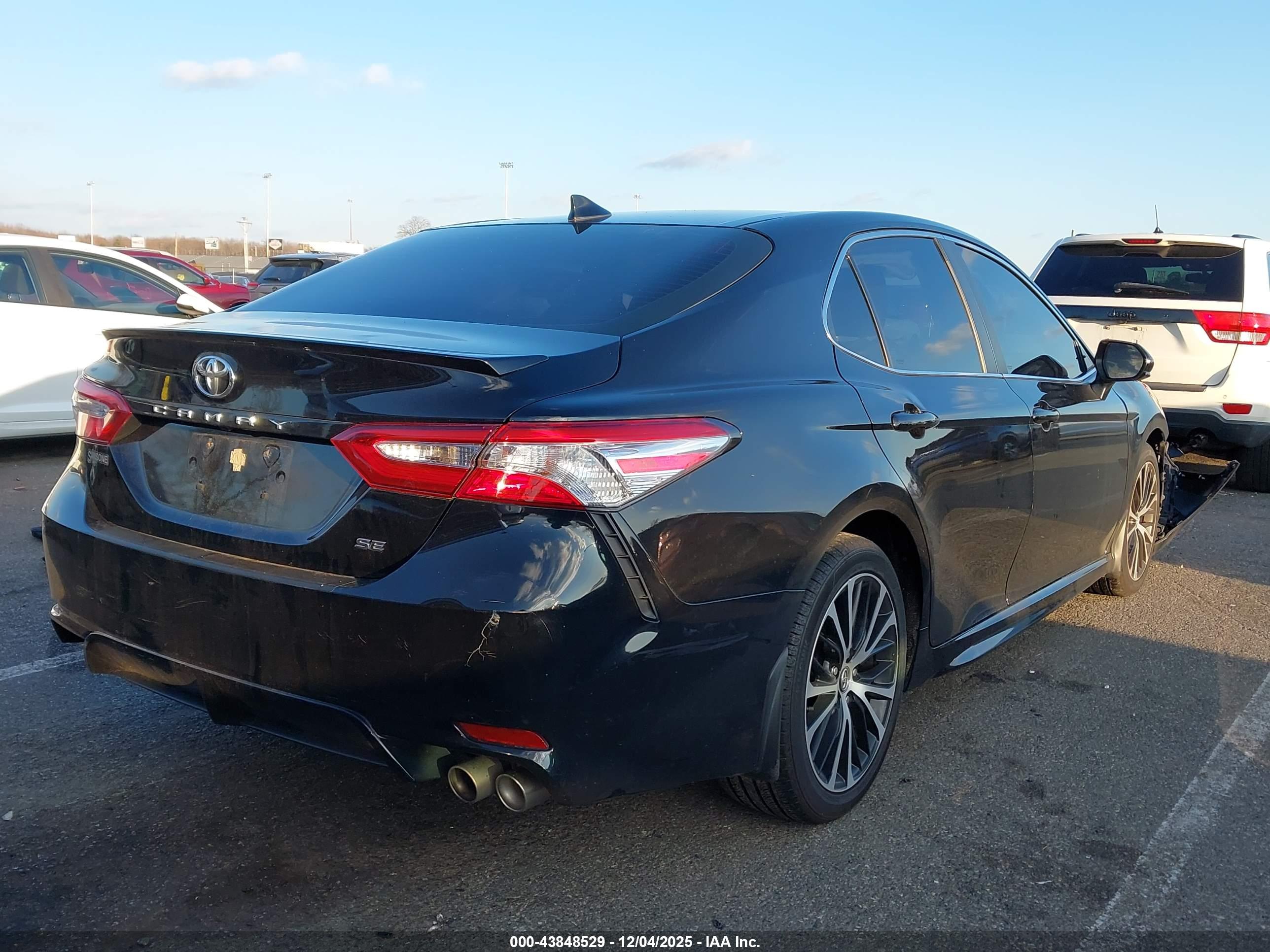 TOYOTA CAMRY image 4
