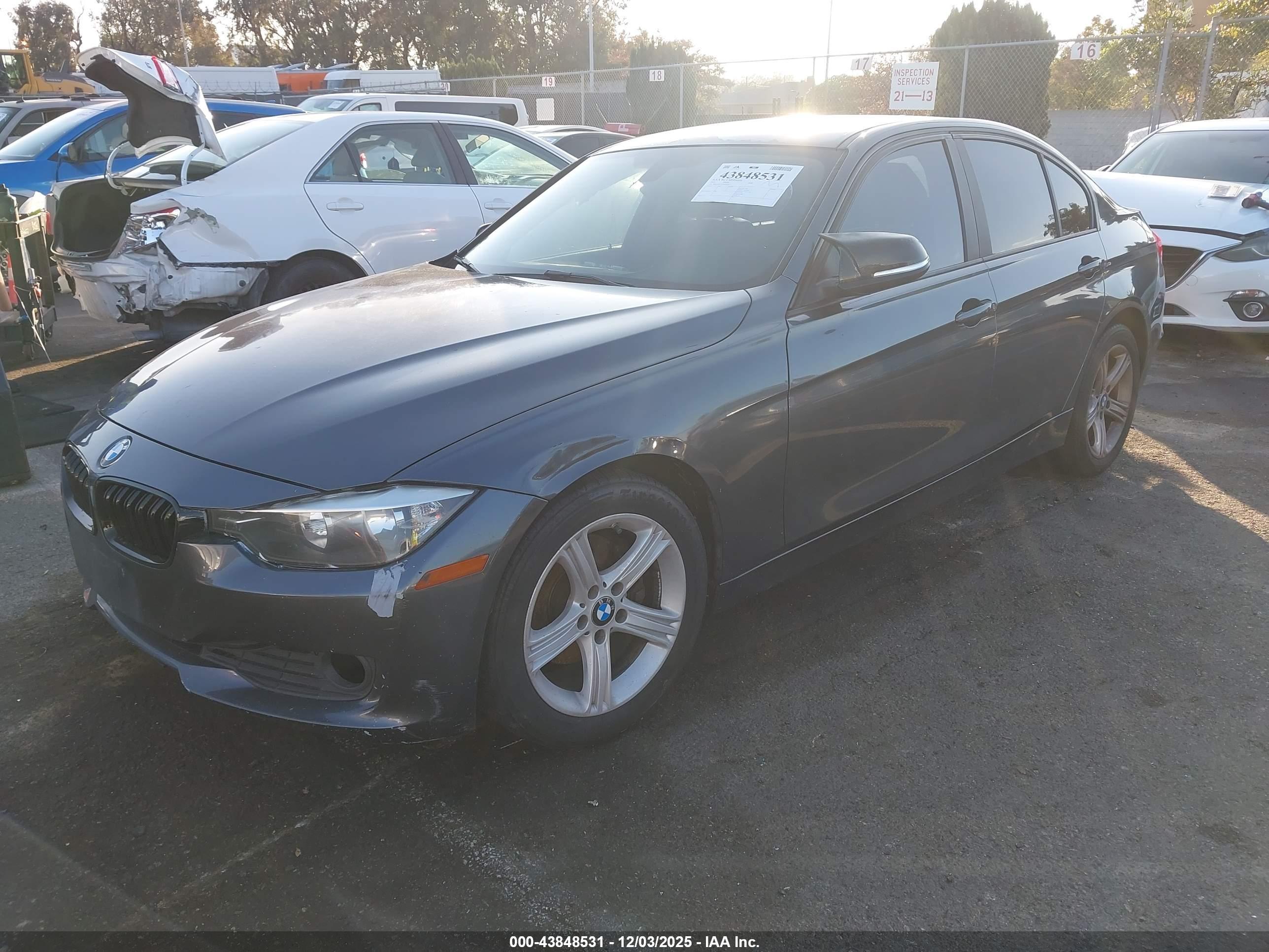 BMW 320I image 2