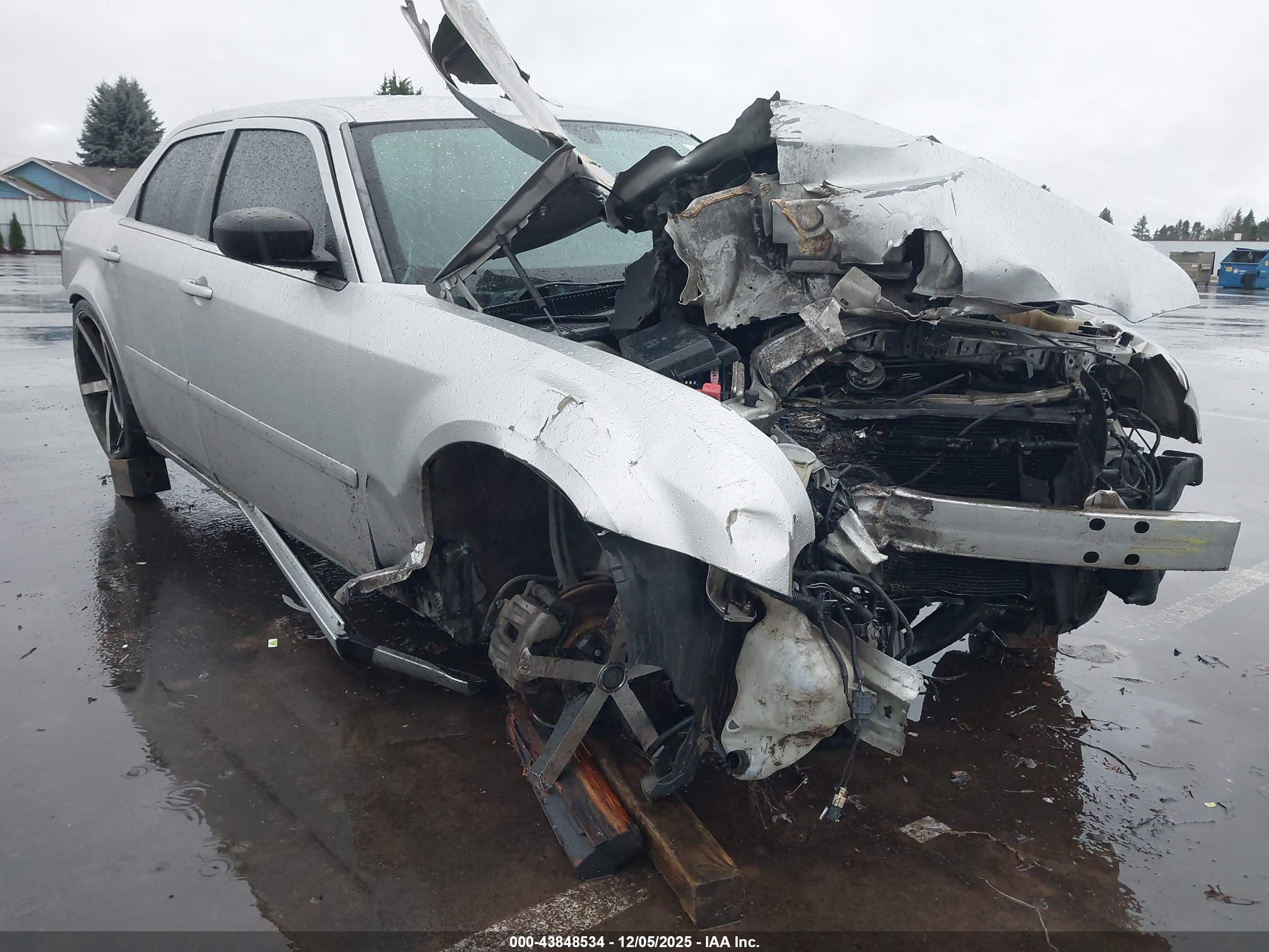 CHRYSLER 300 image 6