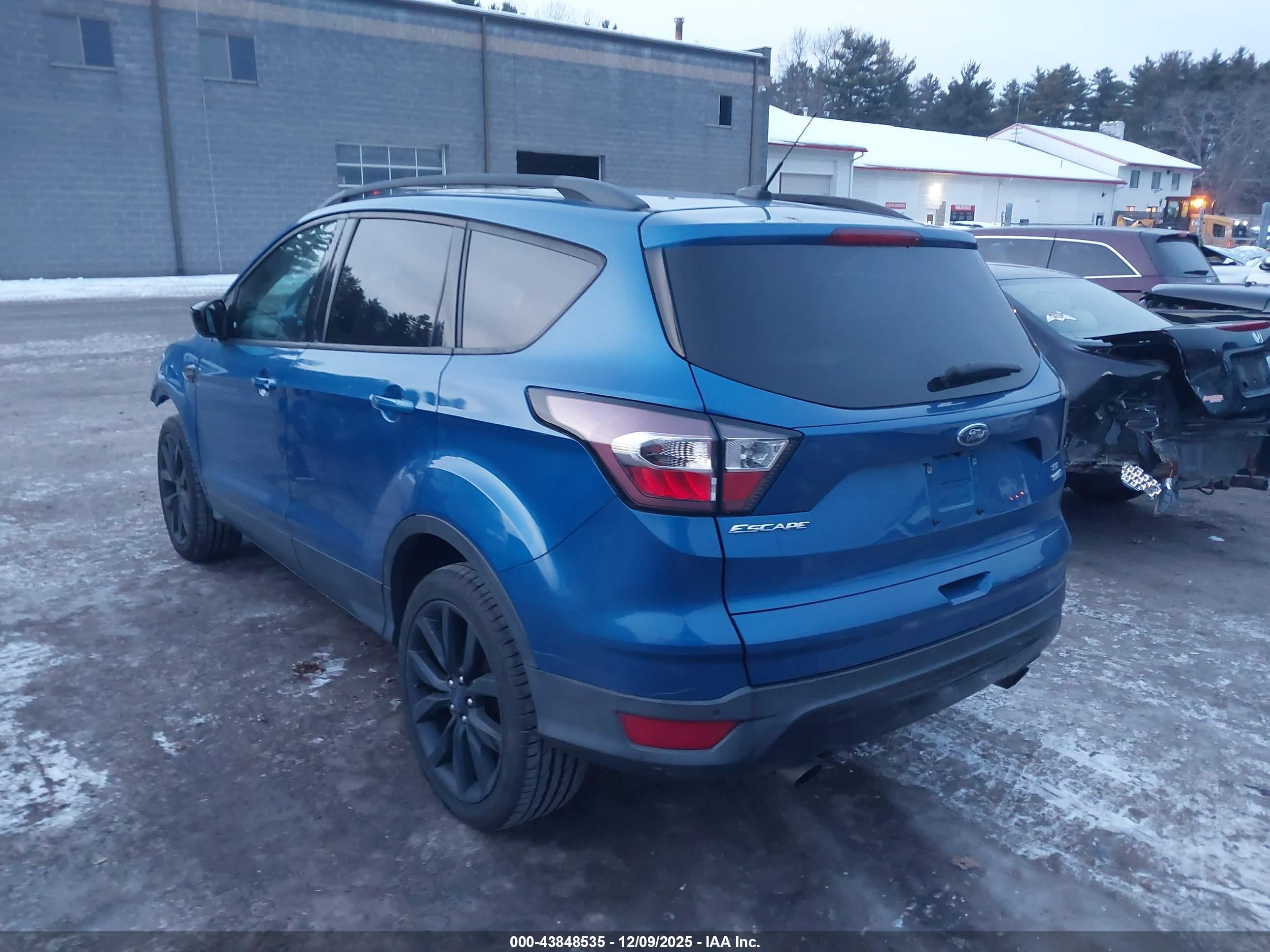 FORD ESCAPE image 3