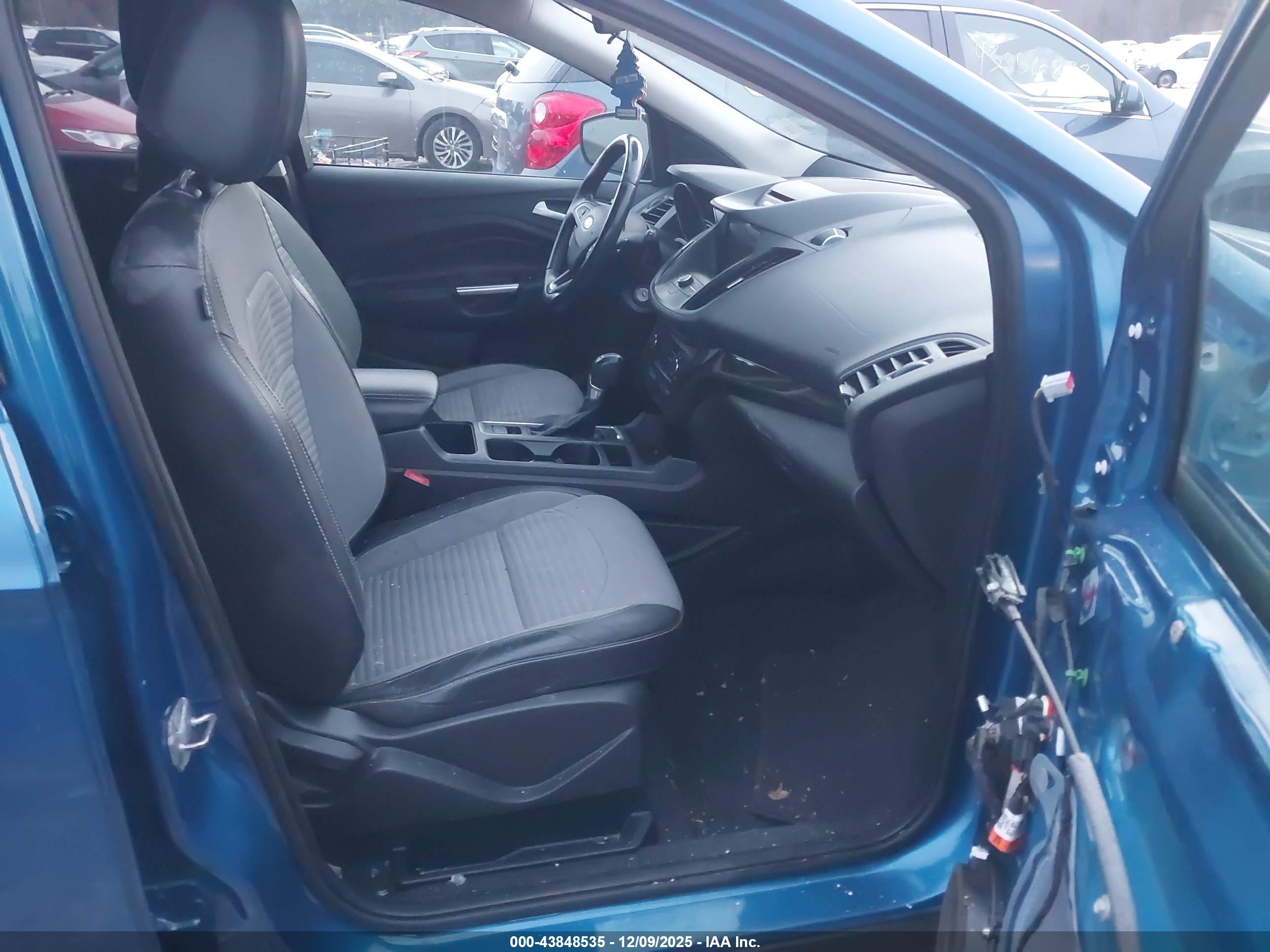 FORD ESCAPE image 5
