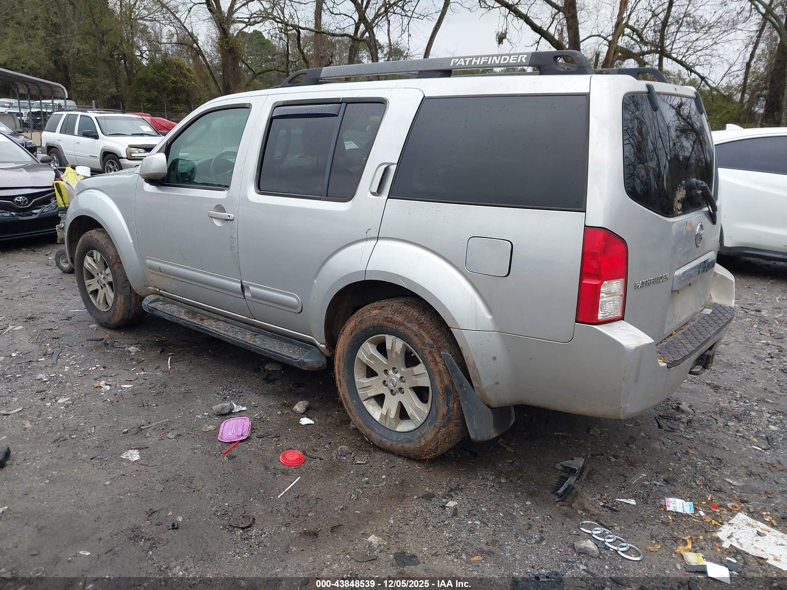 NISSAN PATHFINDER image 3