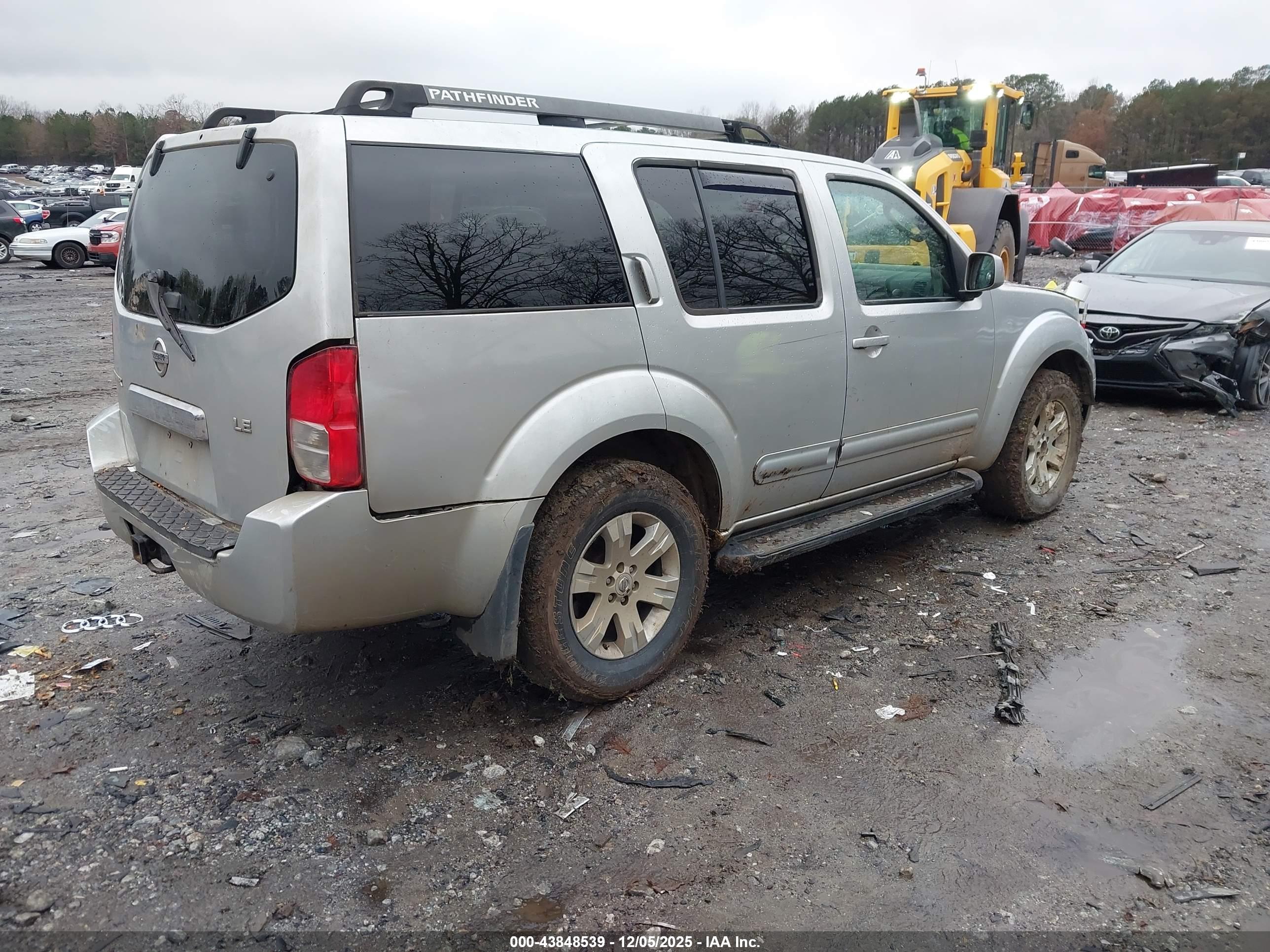 NISSAN PATHFINDER image 4