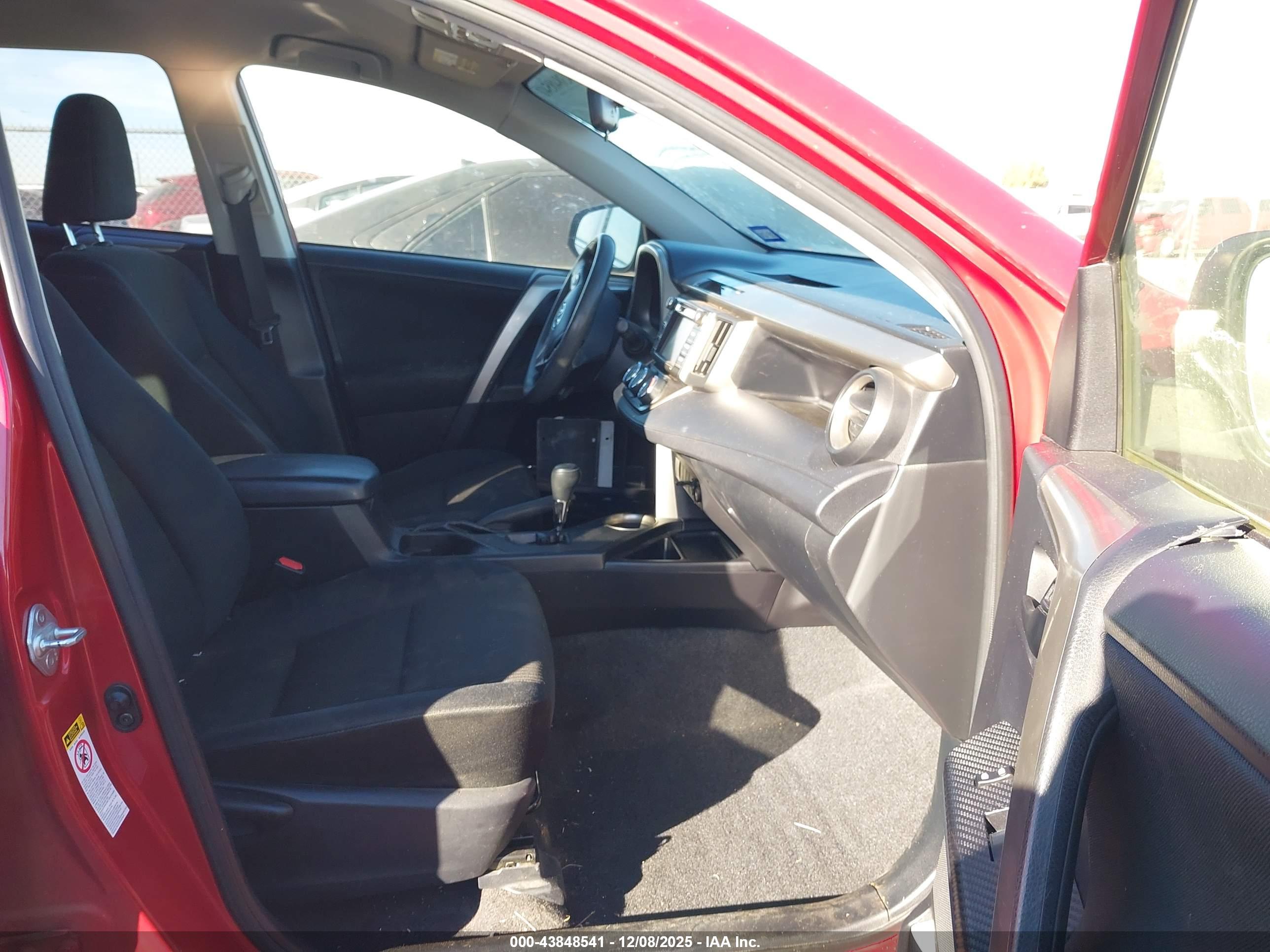 TOYOTA RAV4 image 5