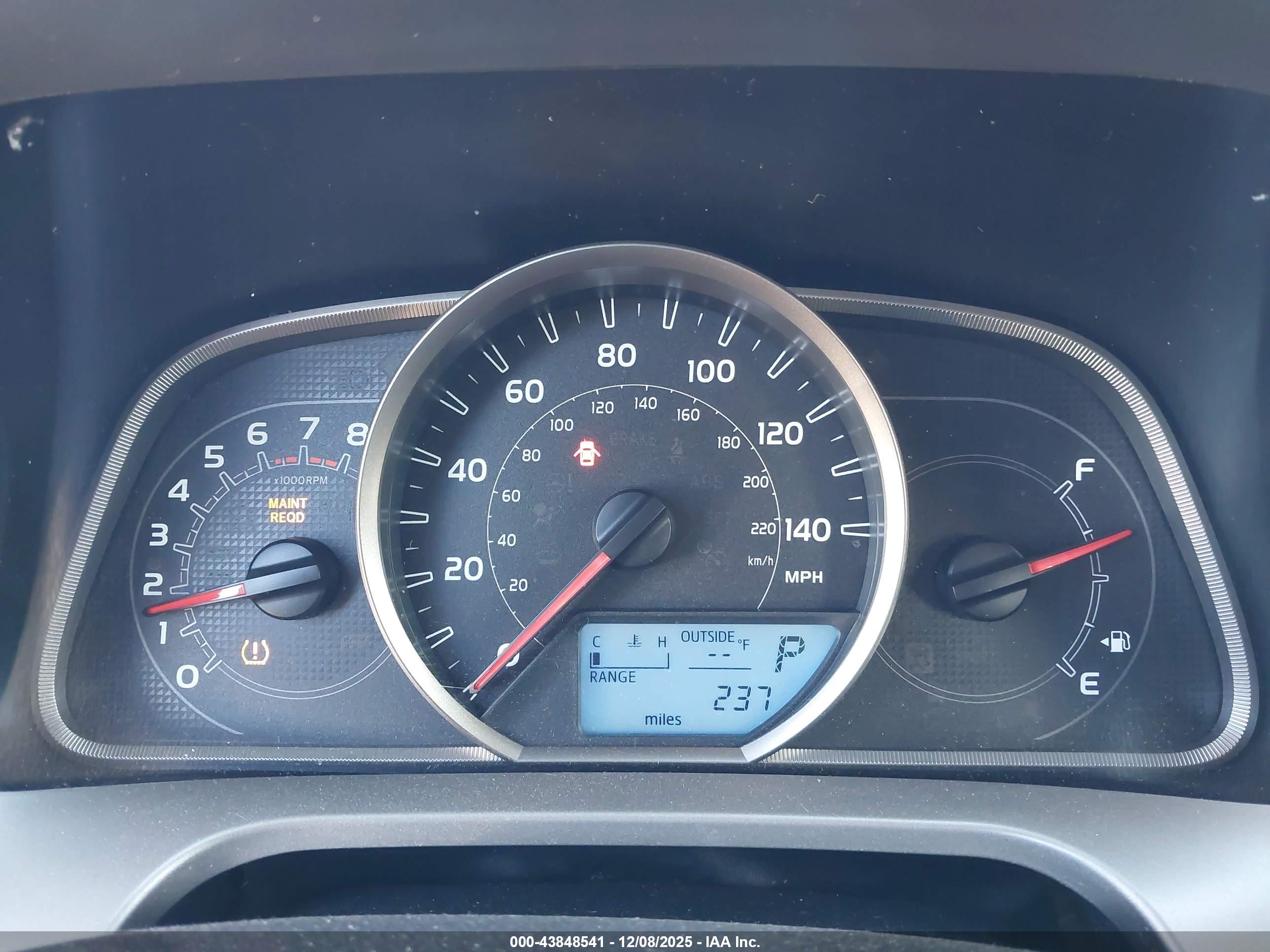 TOYOTA RAV4 image 7