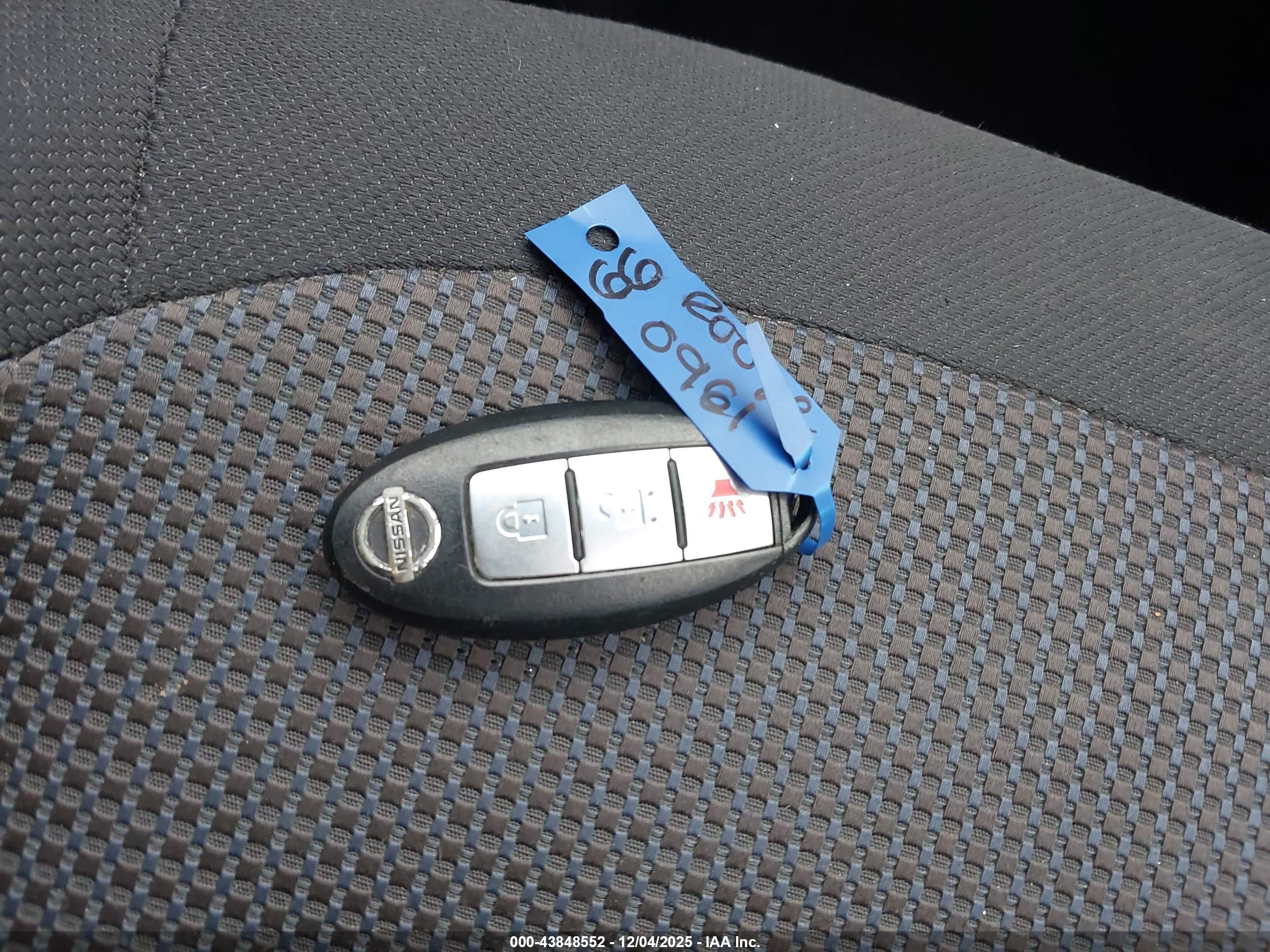 NISSAN ROGUE image 11