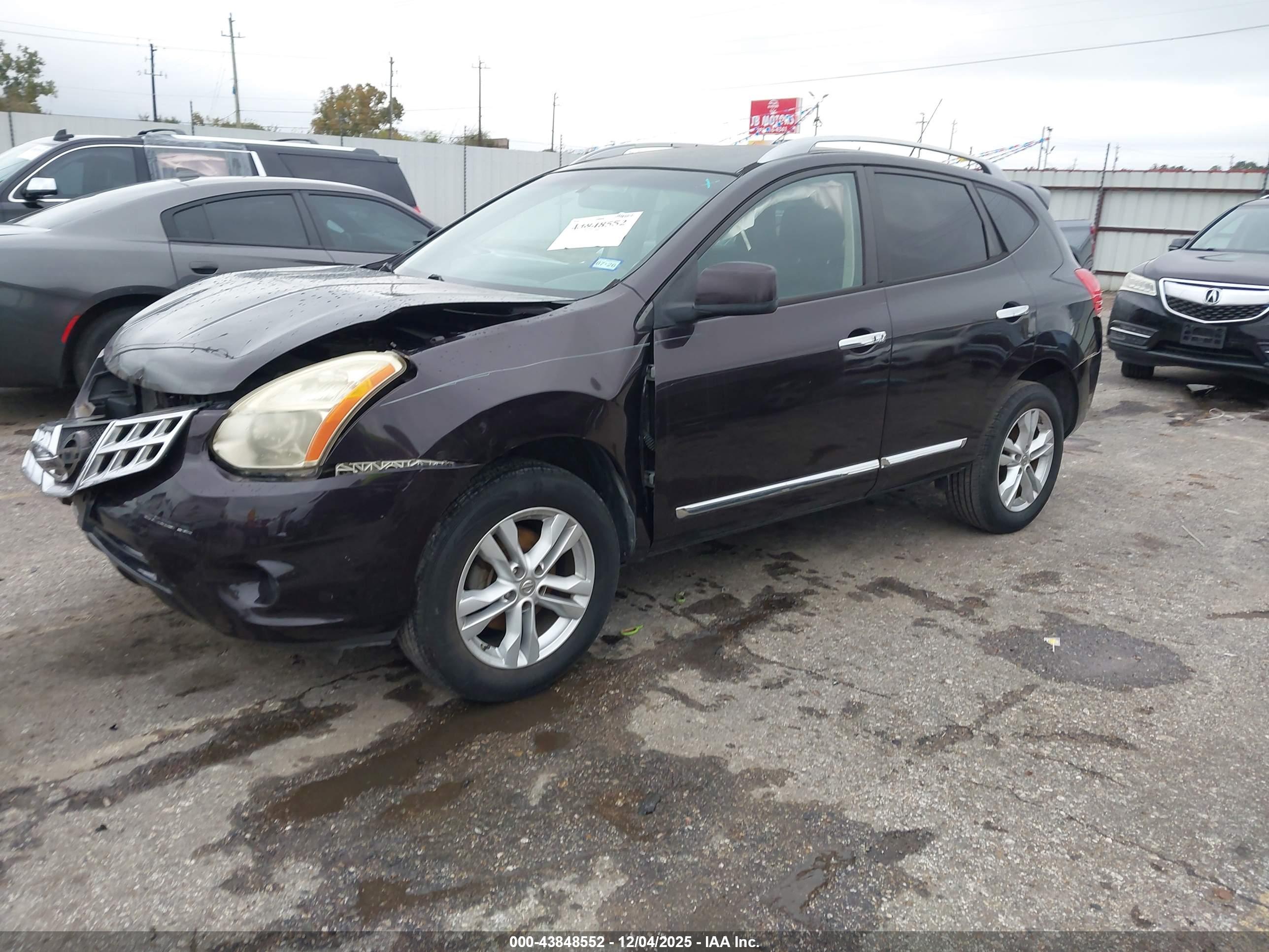 NISSAN ROGUE image 2