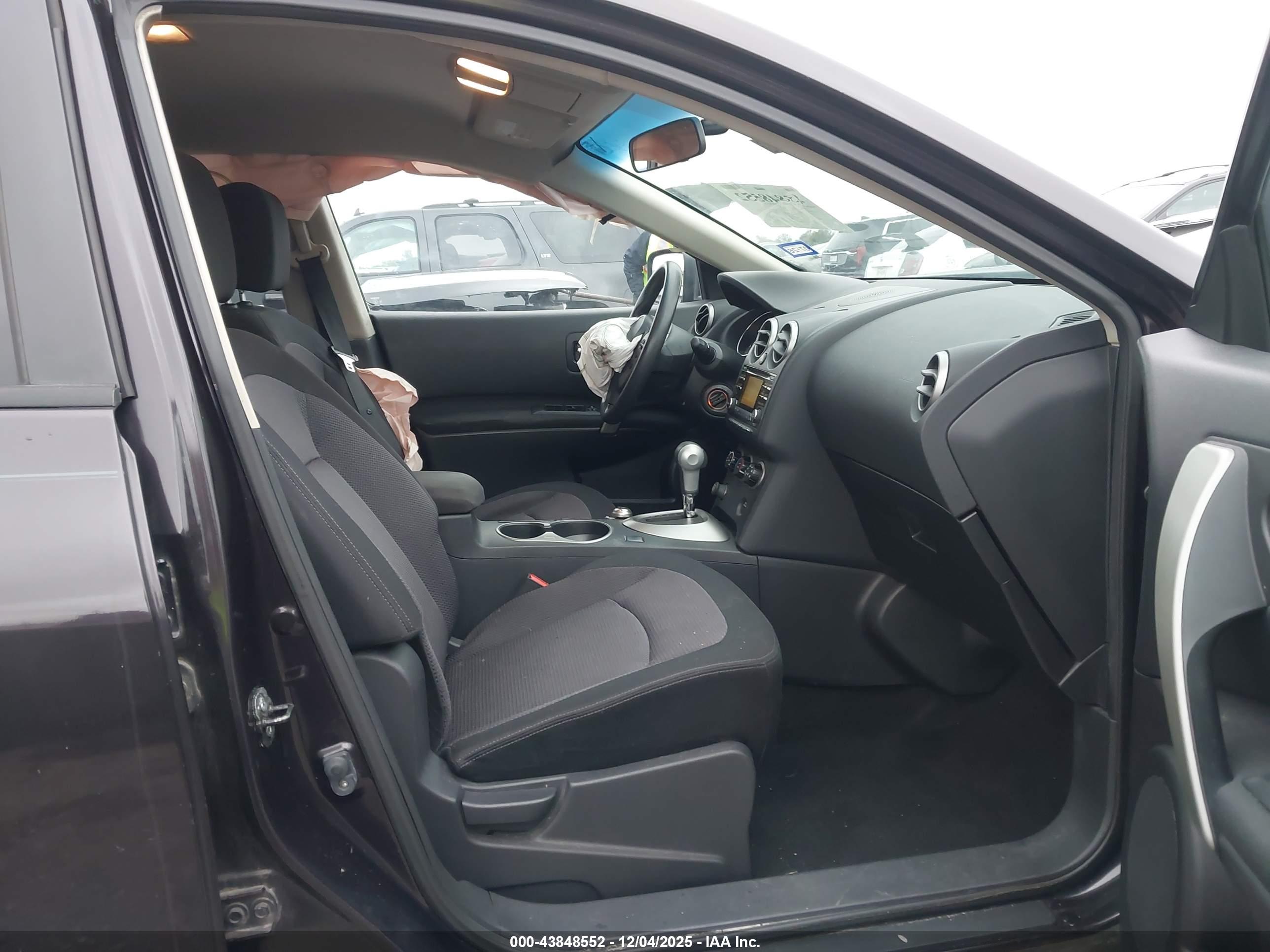 NISSAN ROGUE image 5