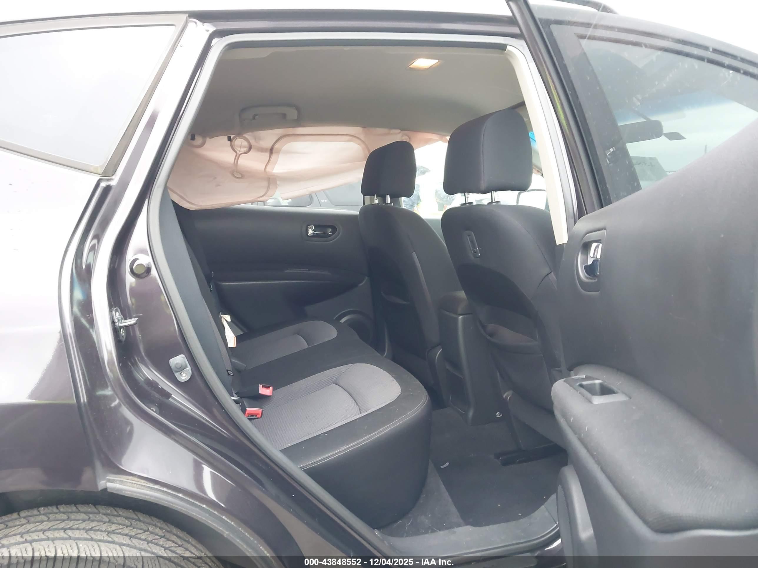 NISSAN ROGUE image 8