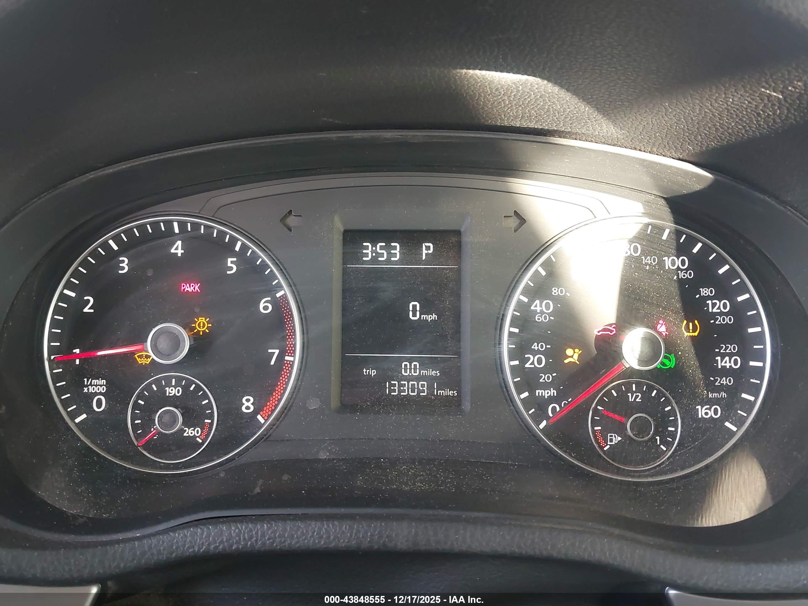 VOLKSWAGEN PASSAT image 7