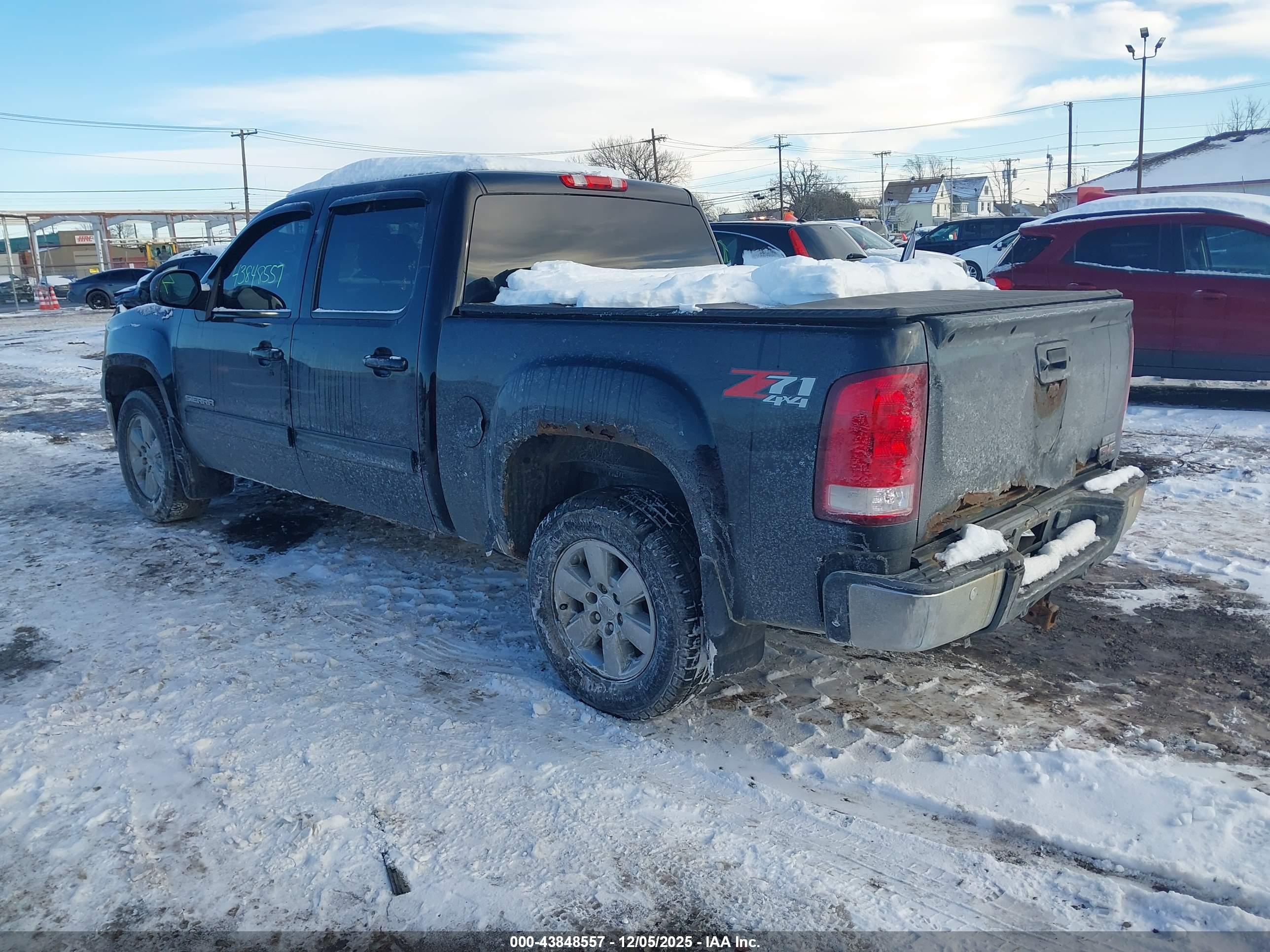 GMC SIERRA image 3