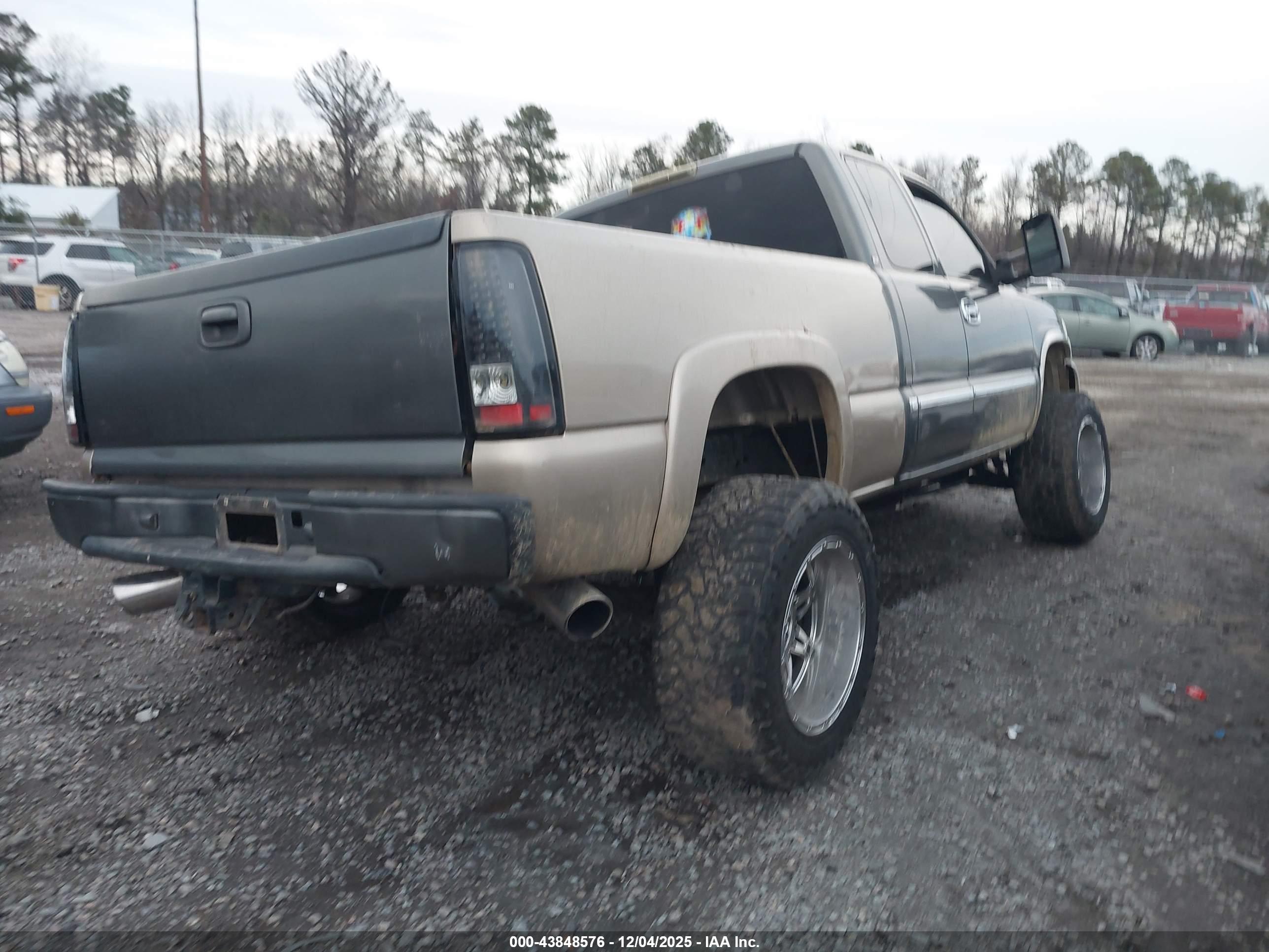 GMC SIERRA image 4