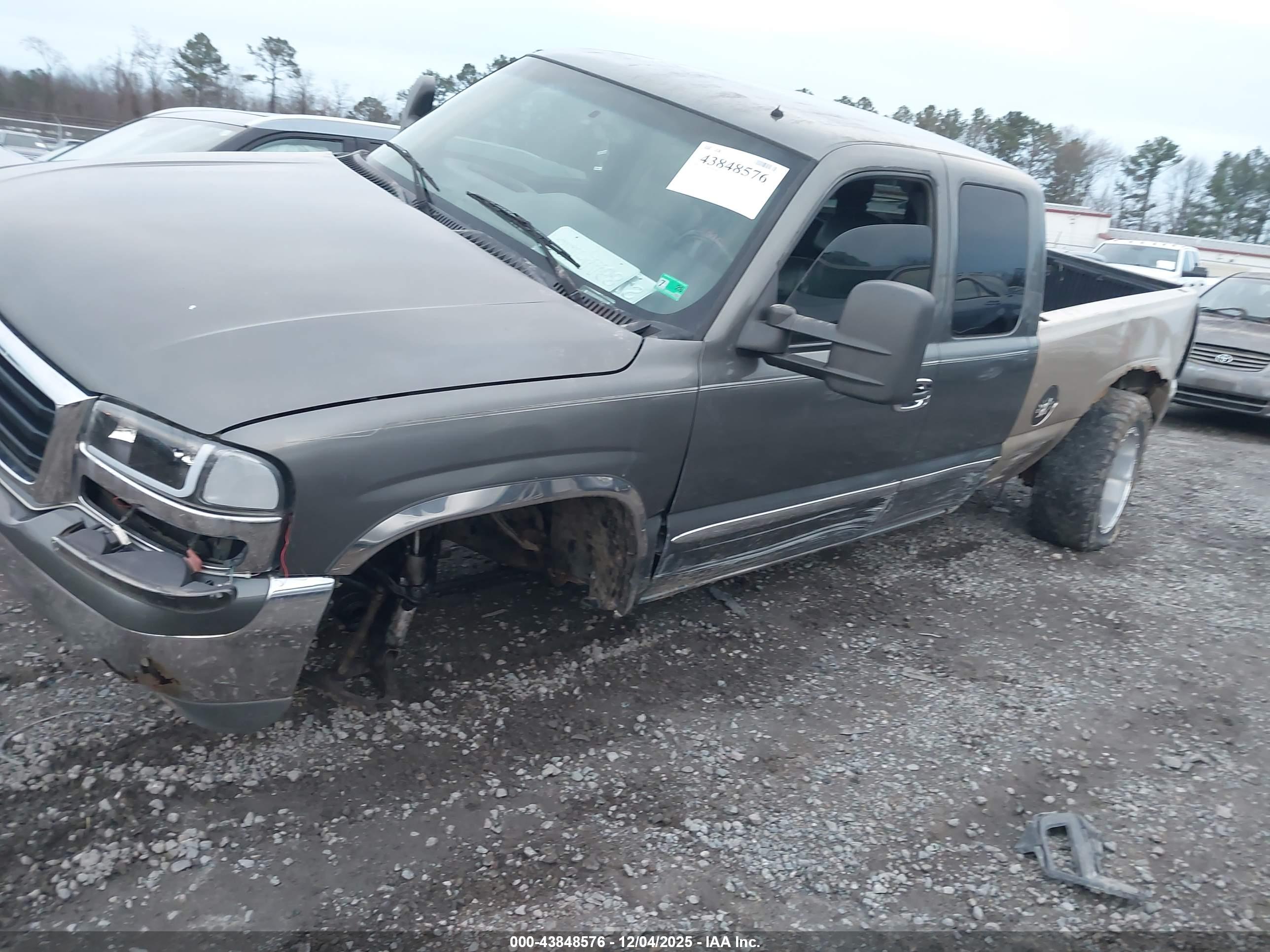 GMC SIERRA image 6