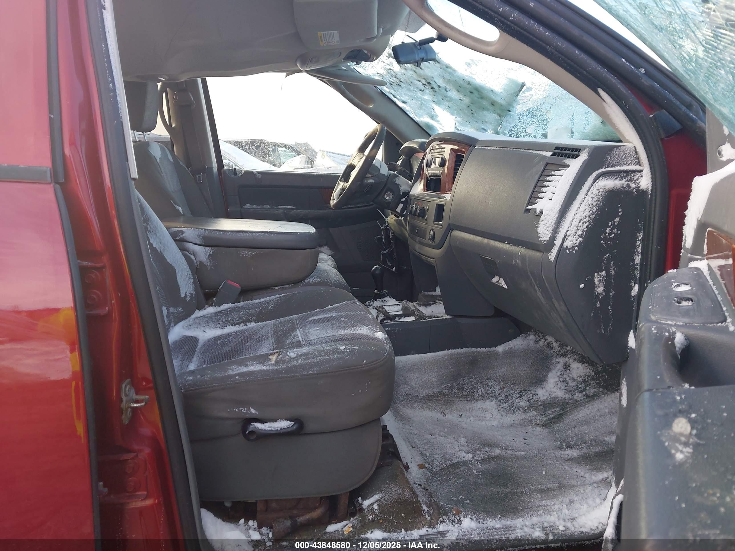DODGE RAM image 5