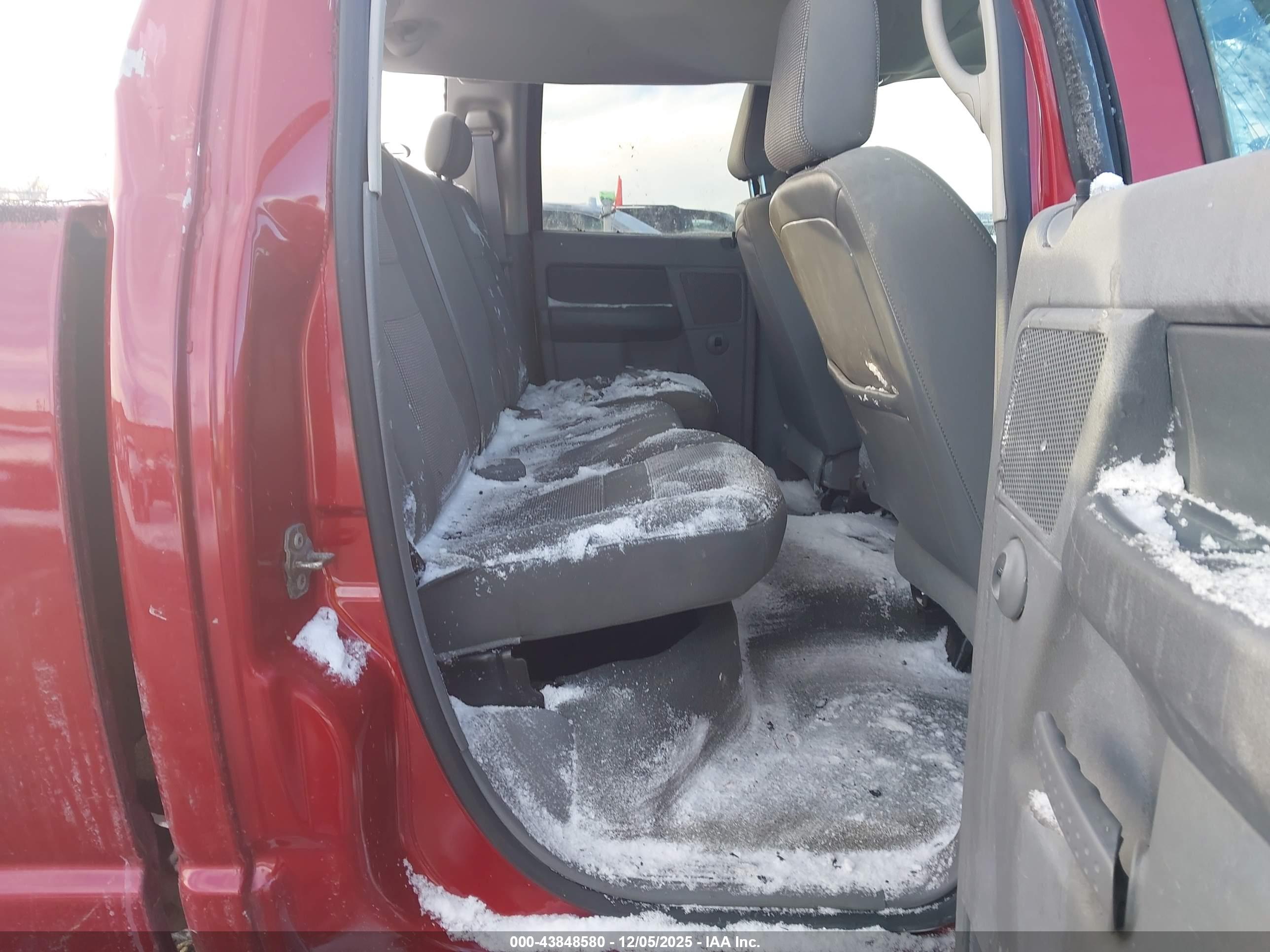 DODGE RAM image 8