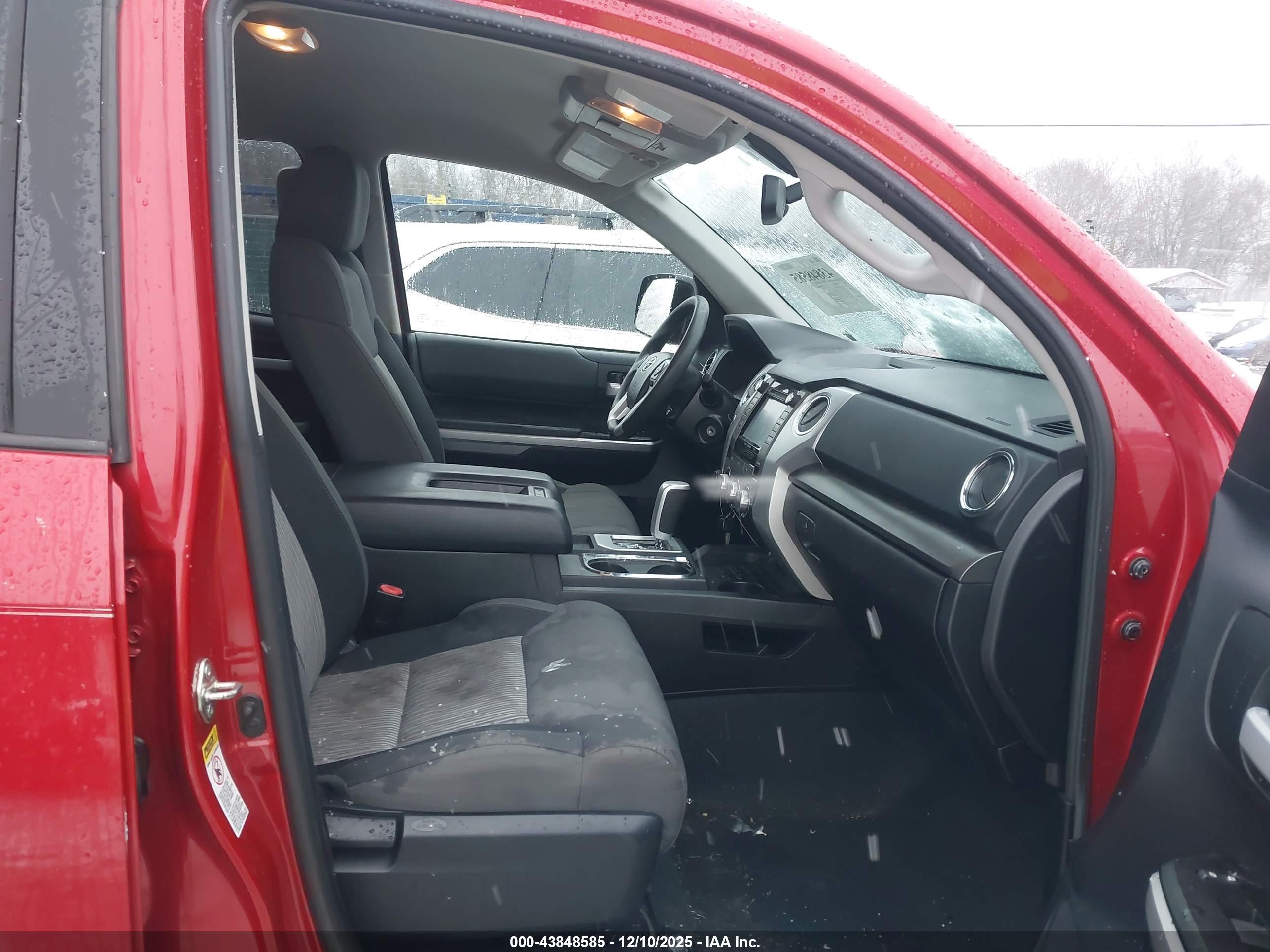 TOYOTA TUNDRA image 5
