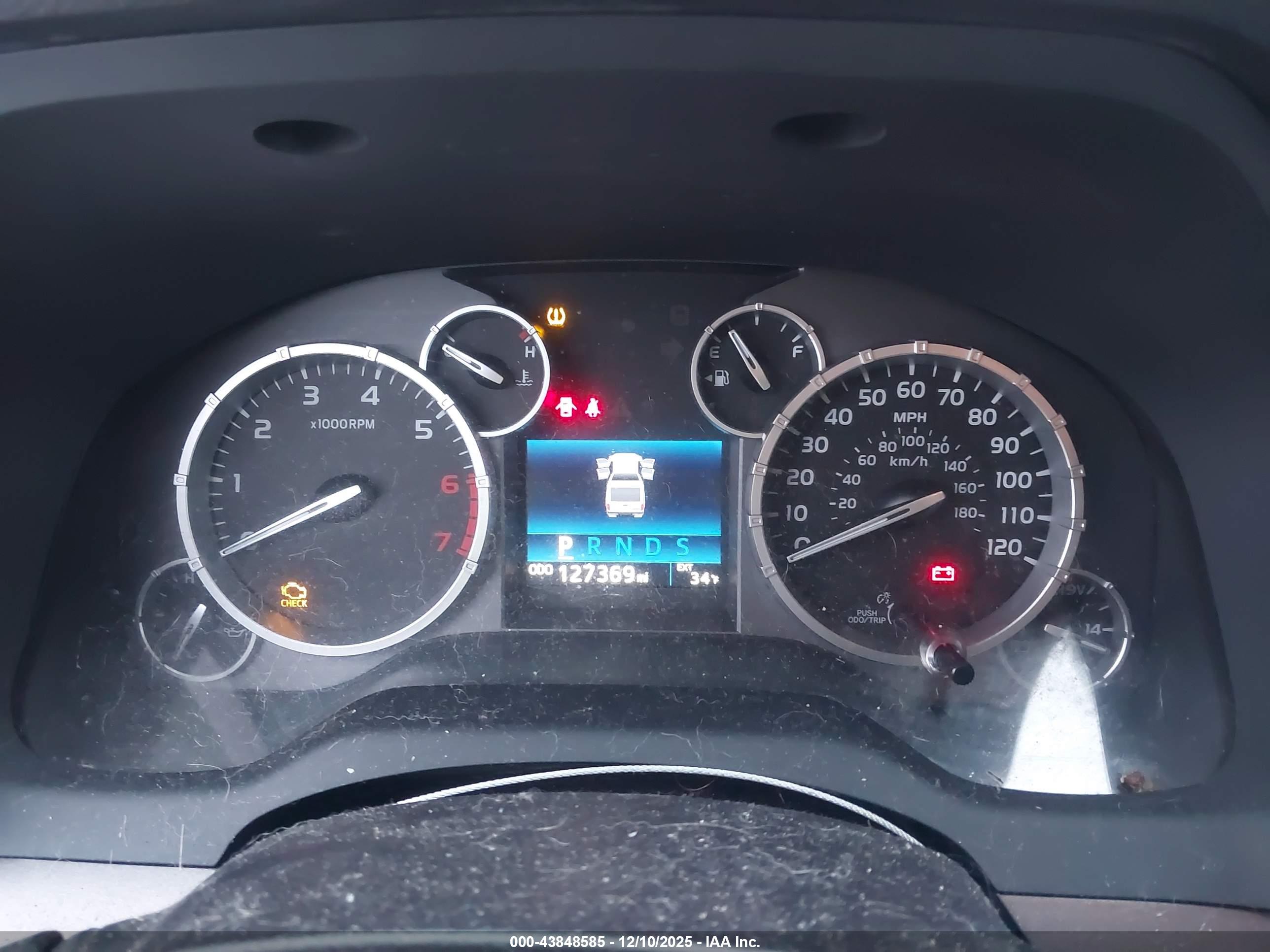 TOYOTA TUNDRA image 7
