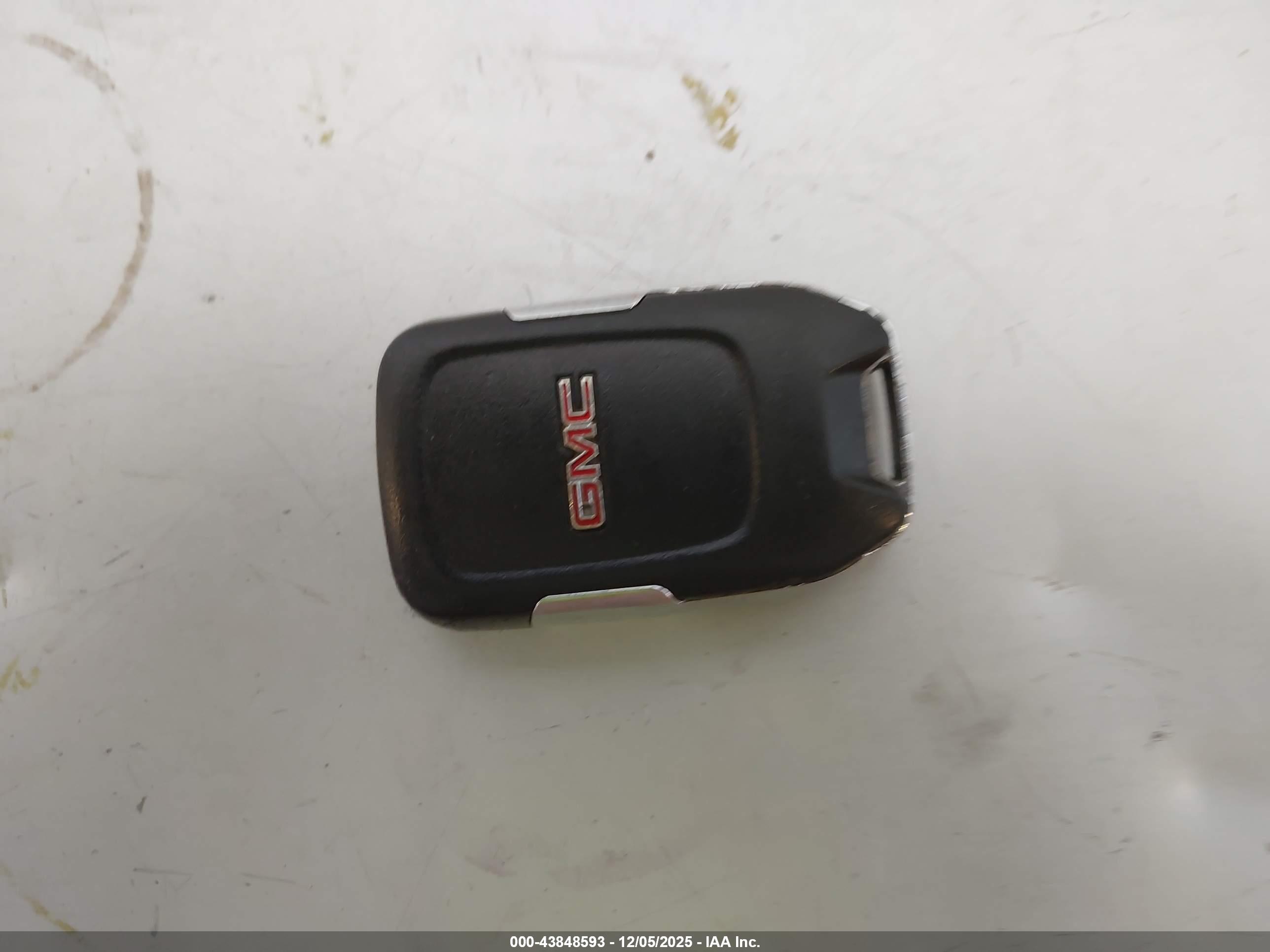 GMC YUKON image 11