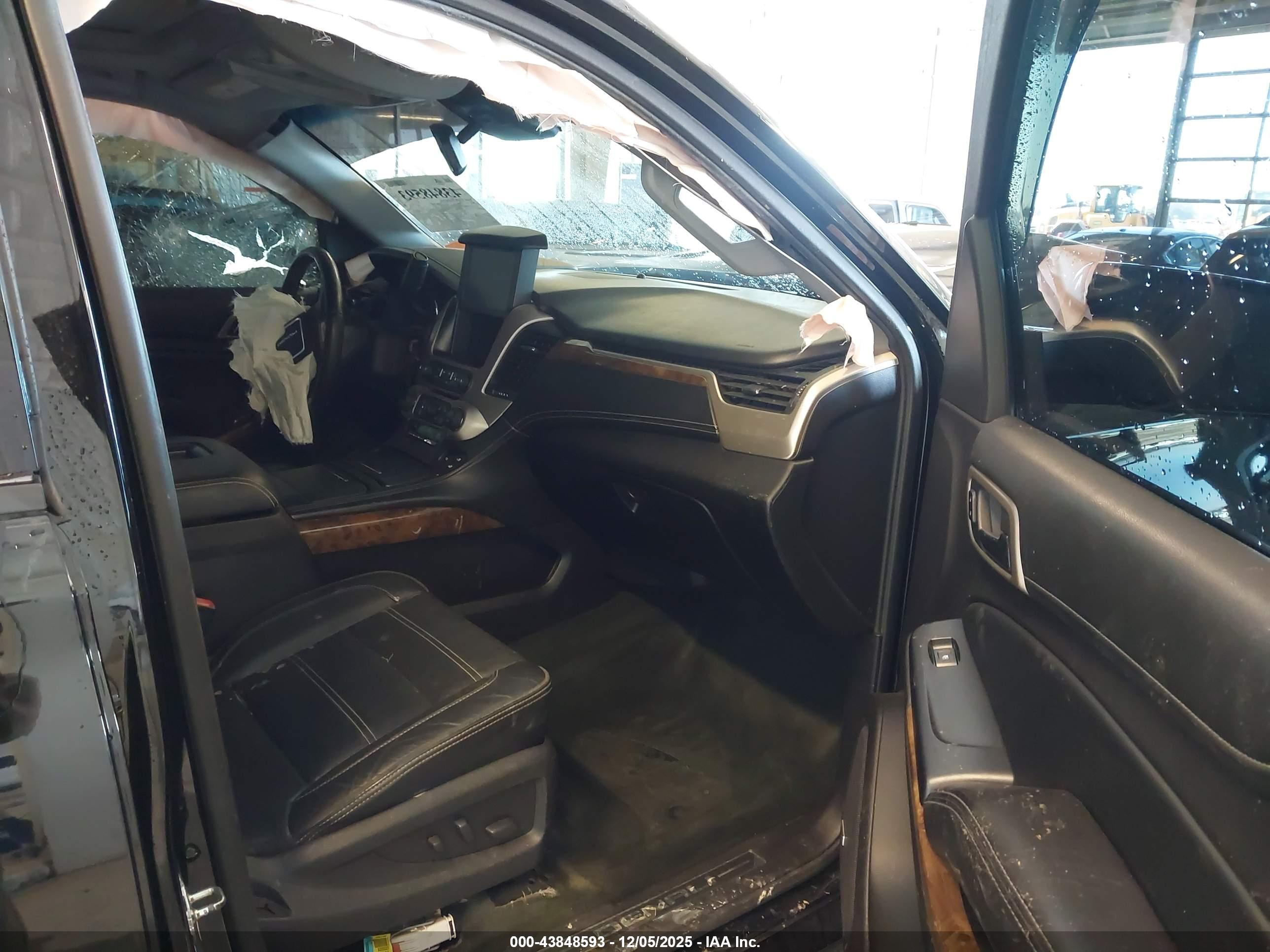 GMC YUKON image 5