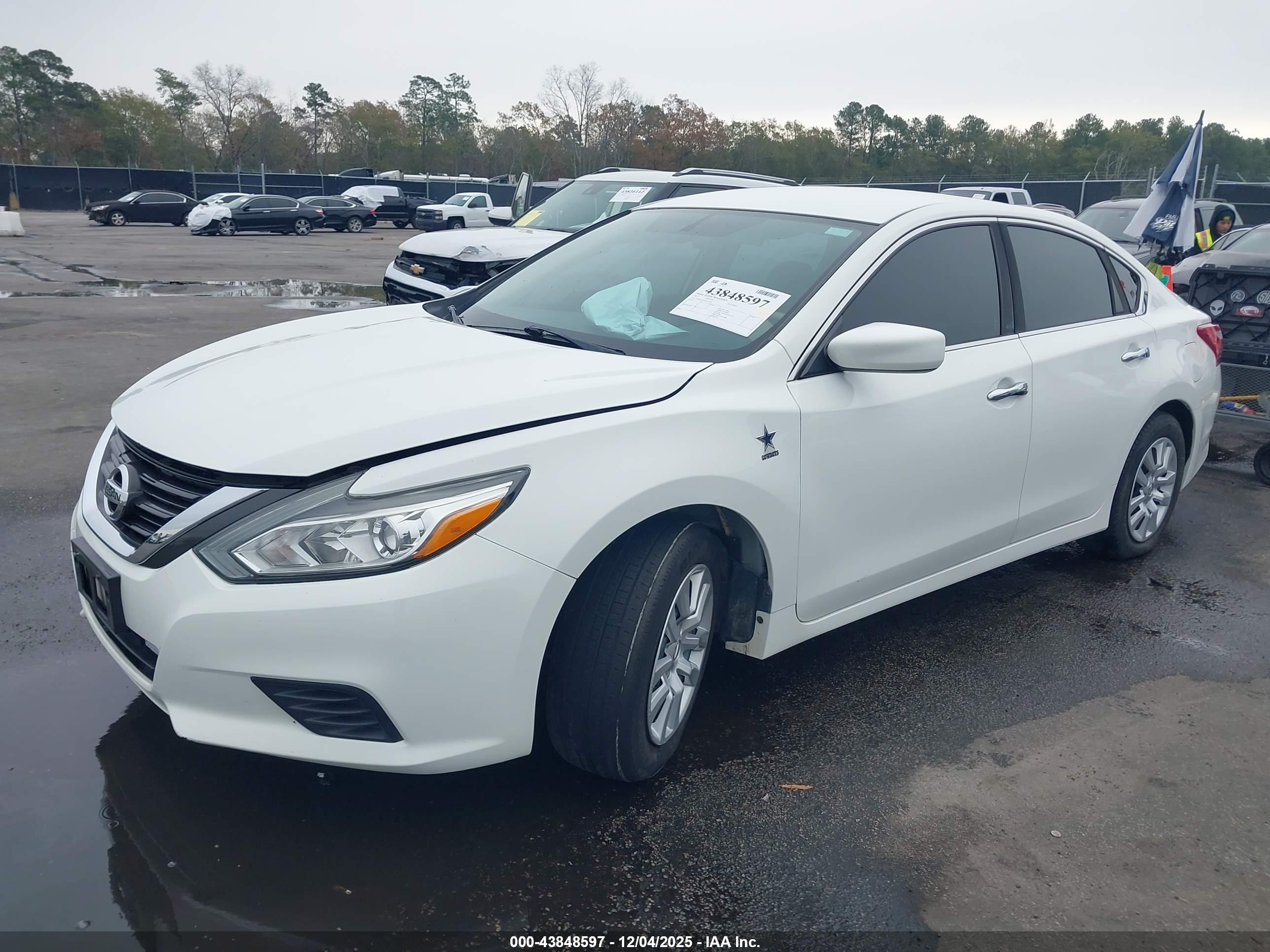 NISSAN ALTIMA image 2
