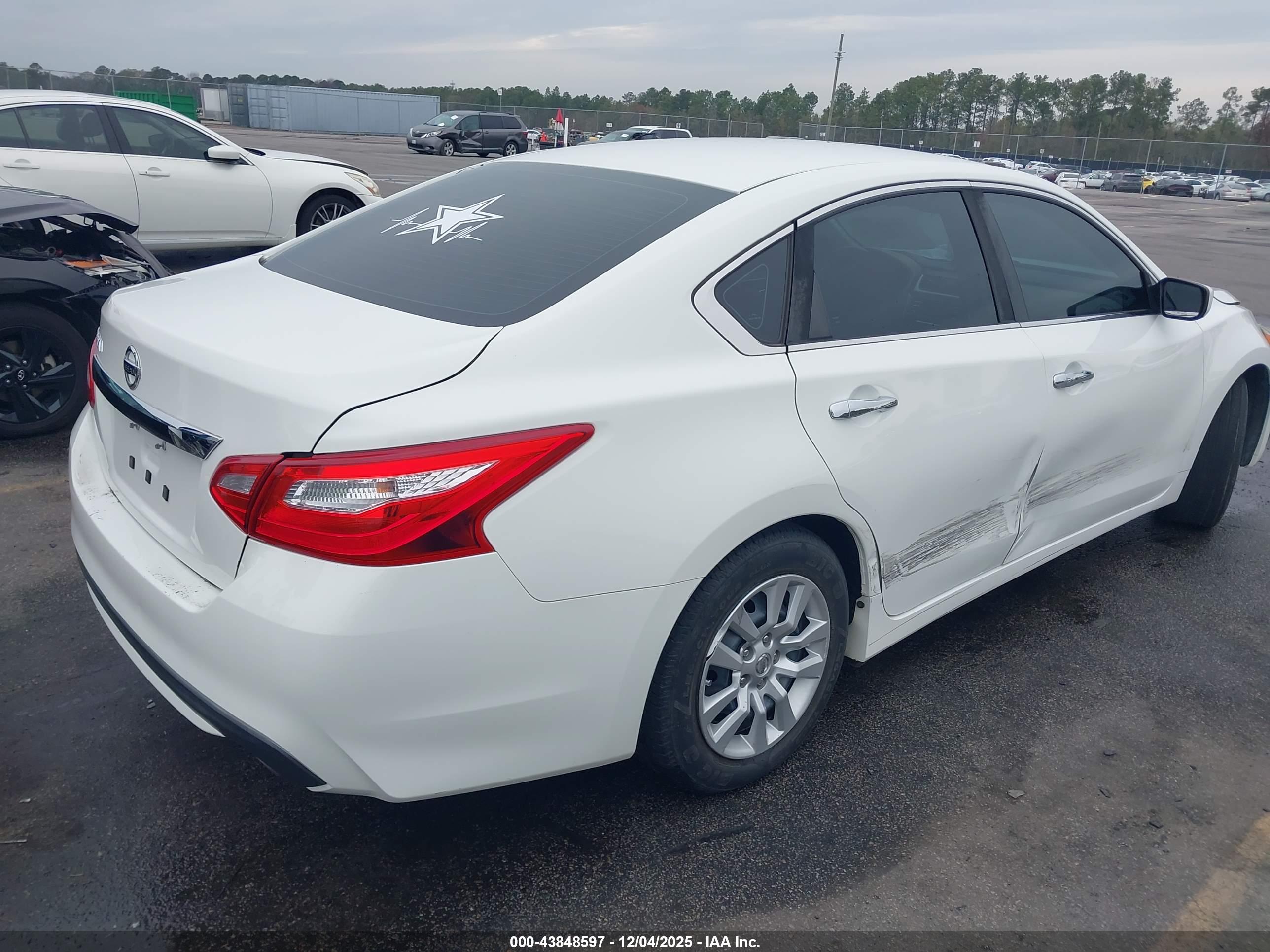 NISSAN ALTIMA image 4