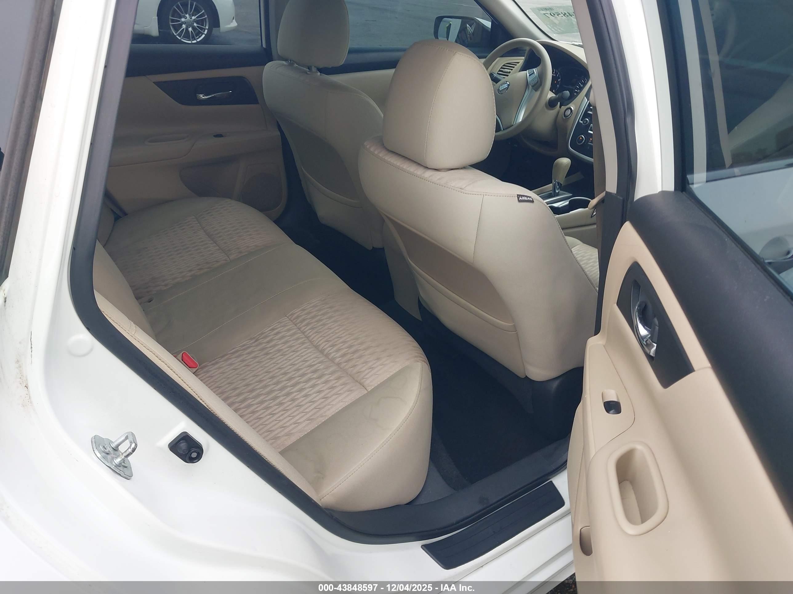 NISSAN ALTIMA image 8