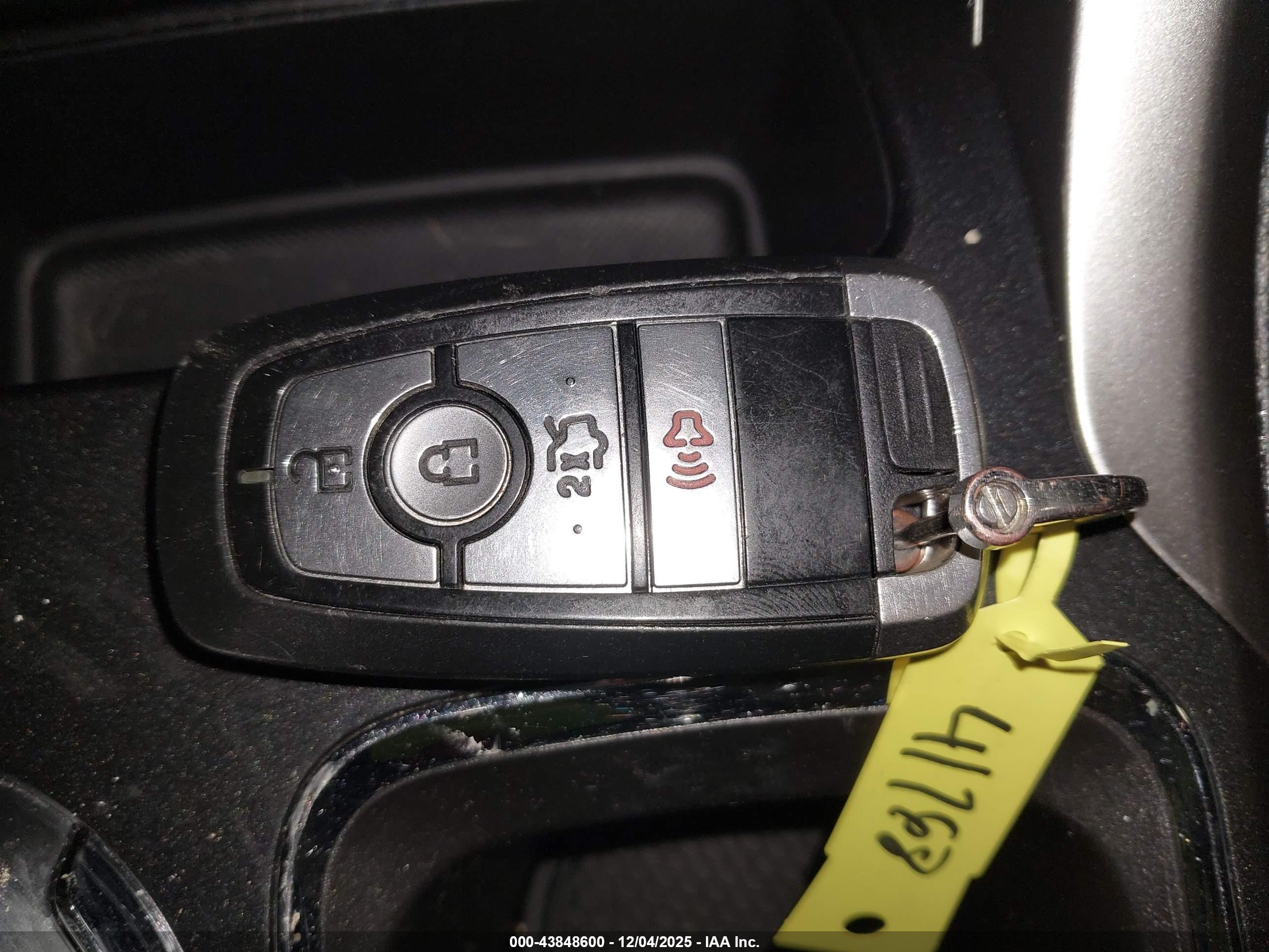 FORD FUSION image 11