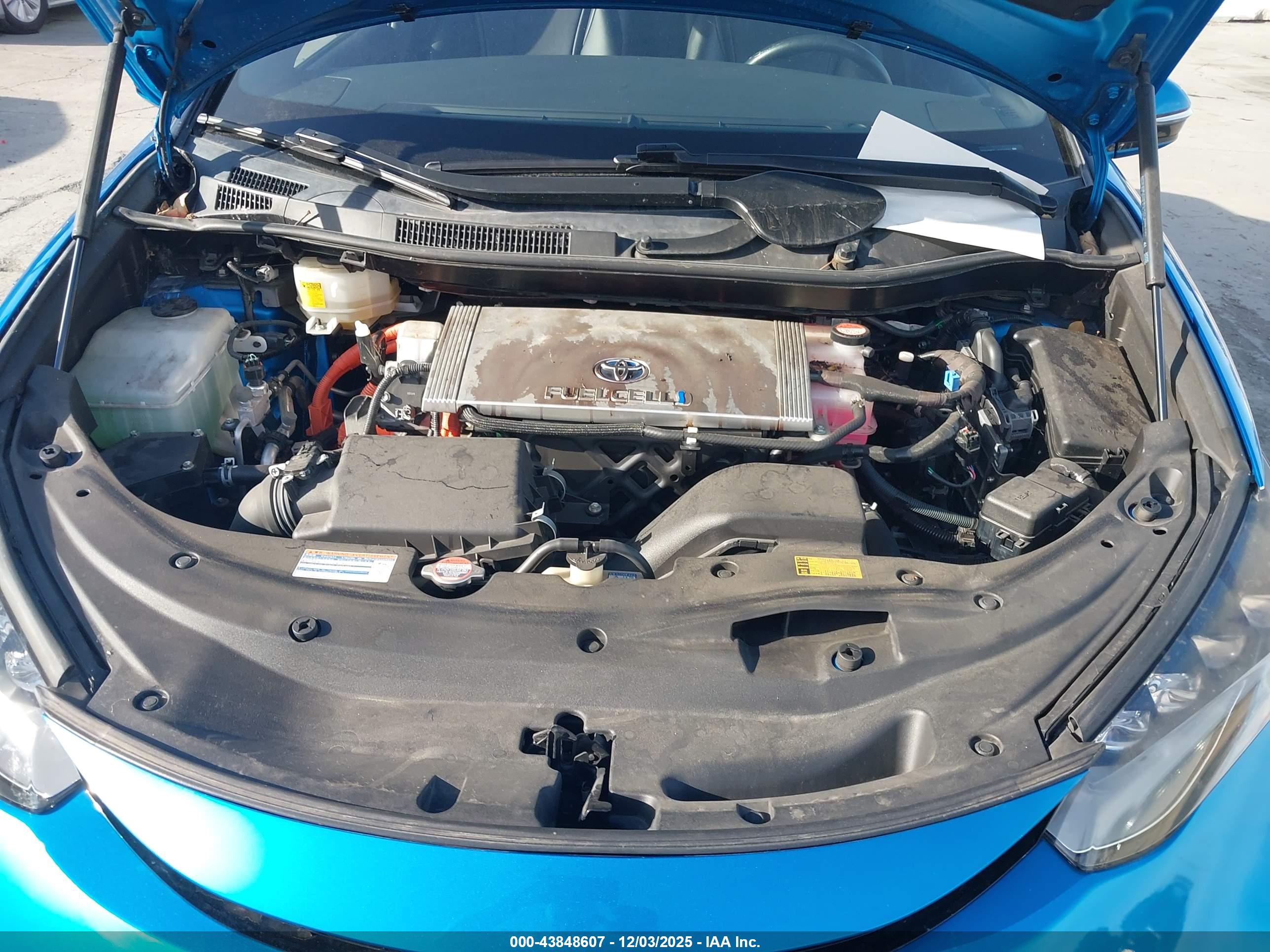 TOYOTA MIRAI image 10