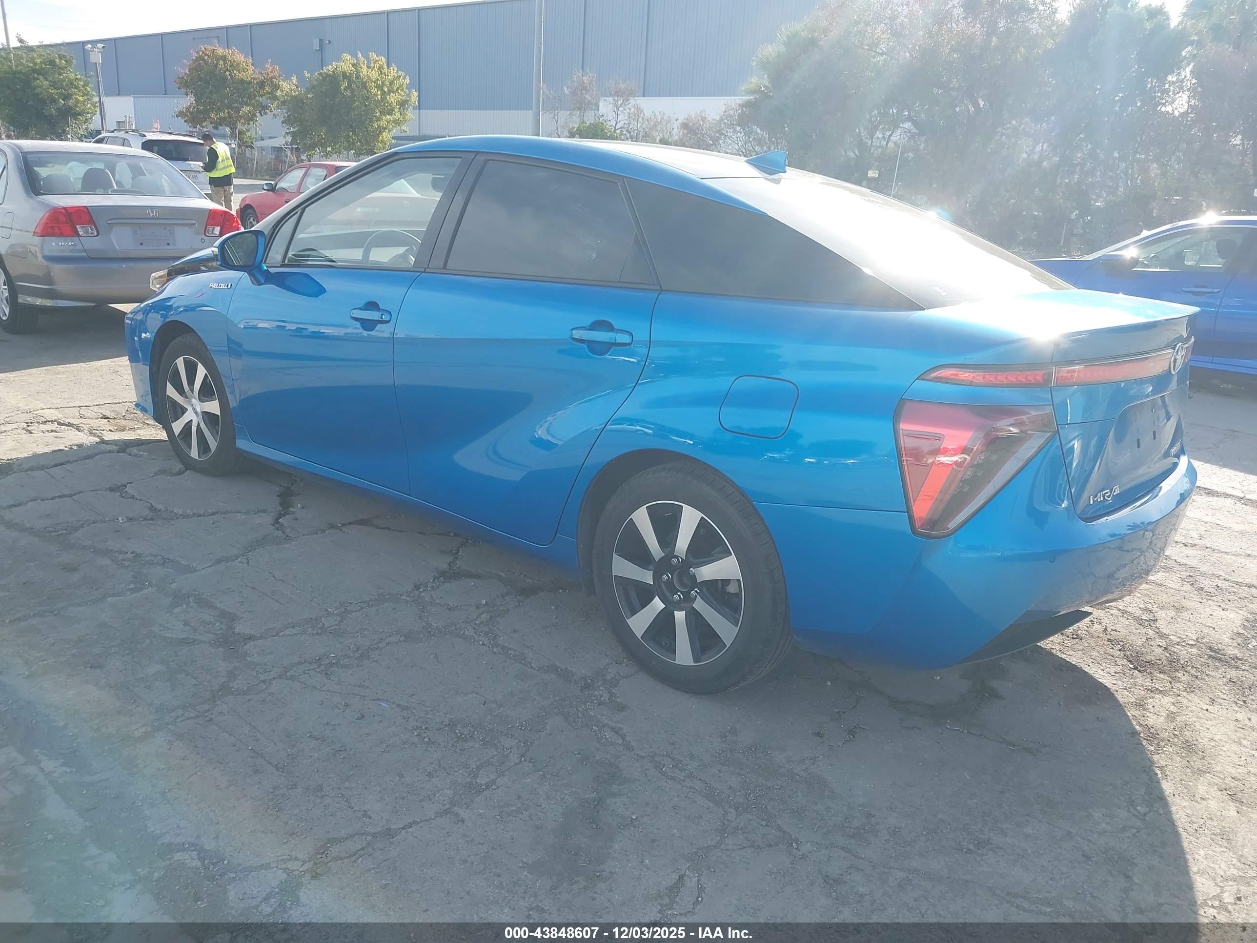 TOYOTA MIRAI image 3