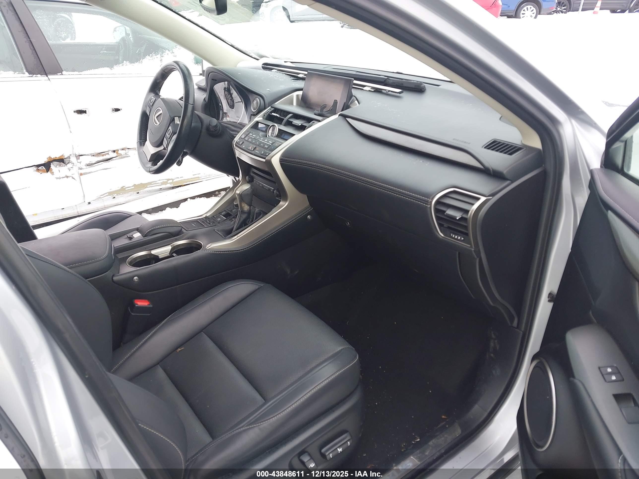 LEXUS NX image 5