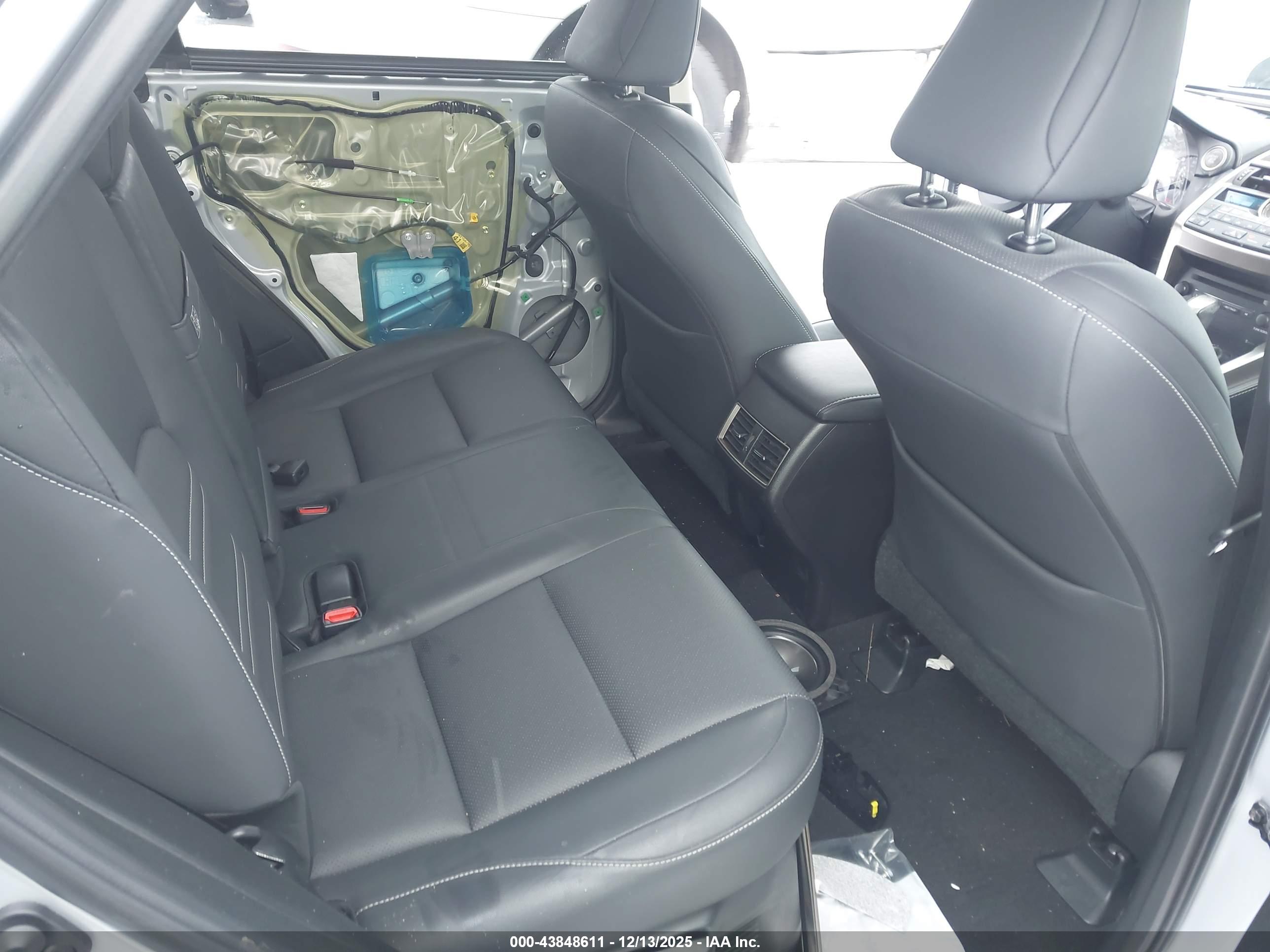 LEXUS NX image 8