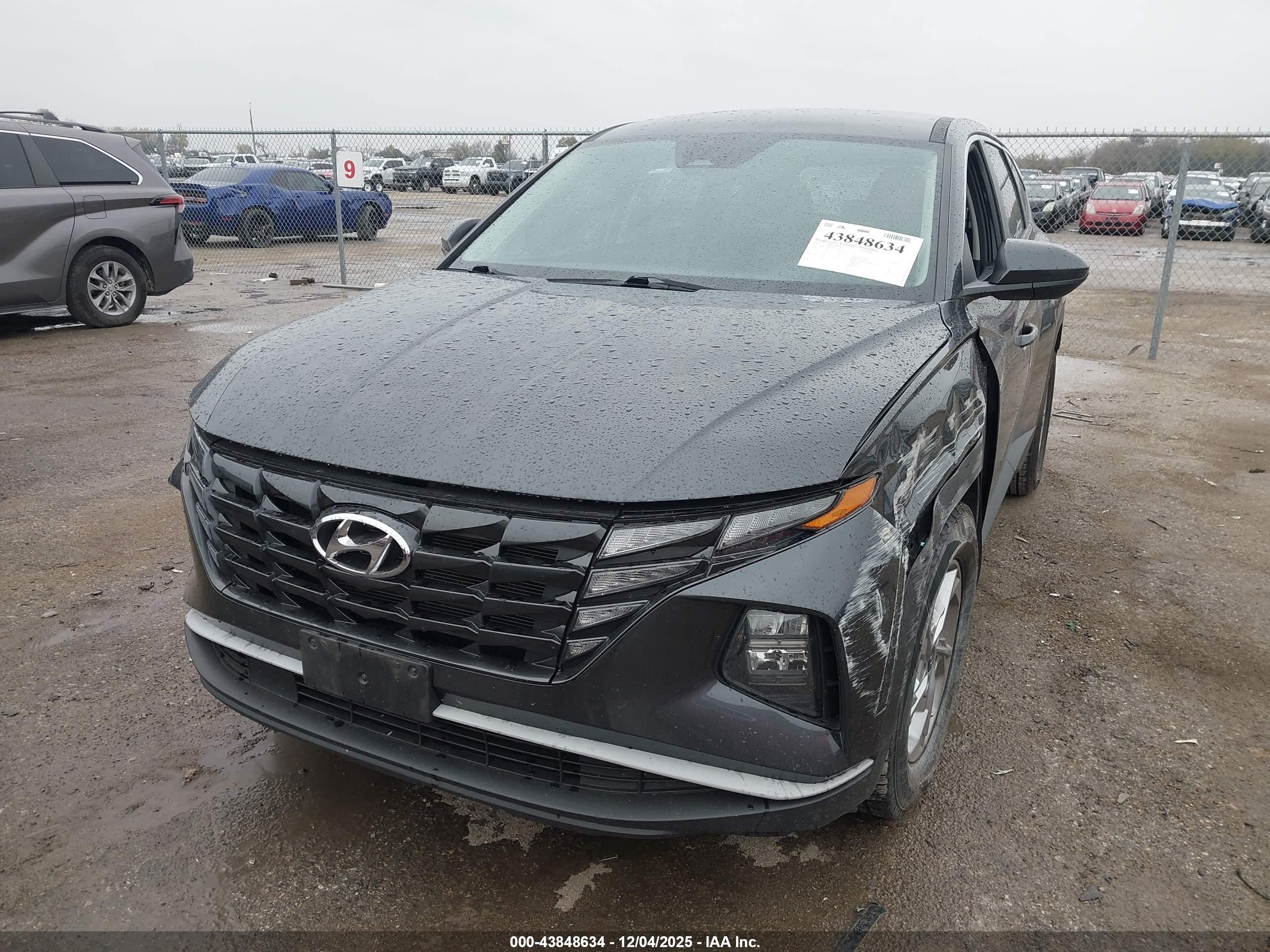 HYUNDAI TUCSON image 2