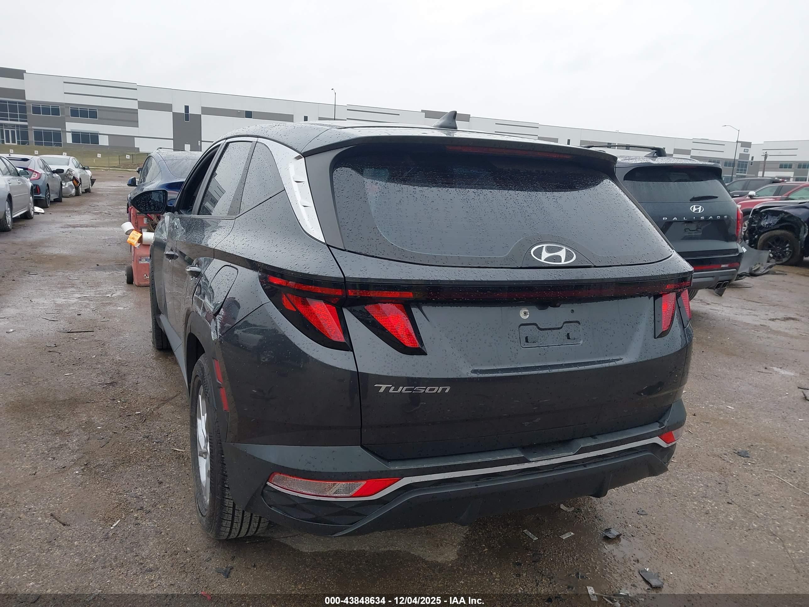 HYUNDAI TUCSON image 3