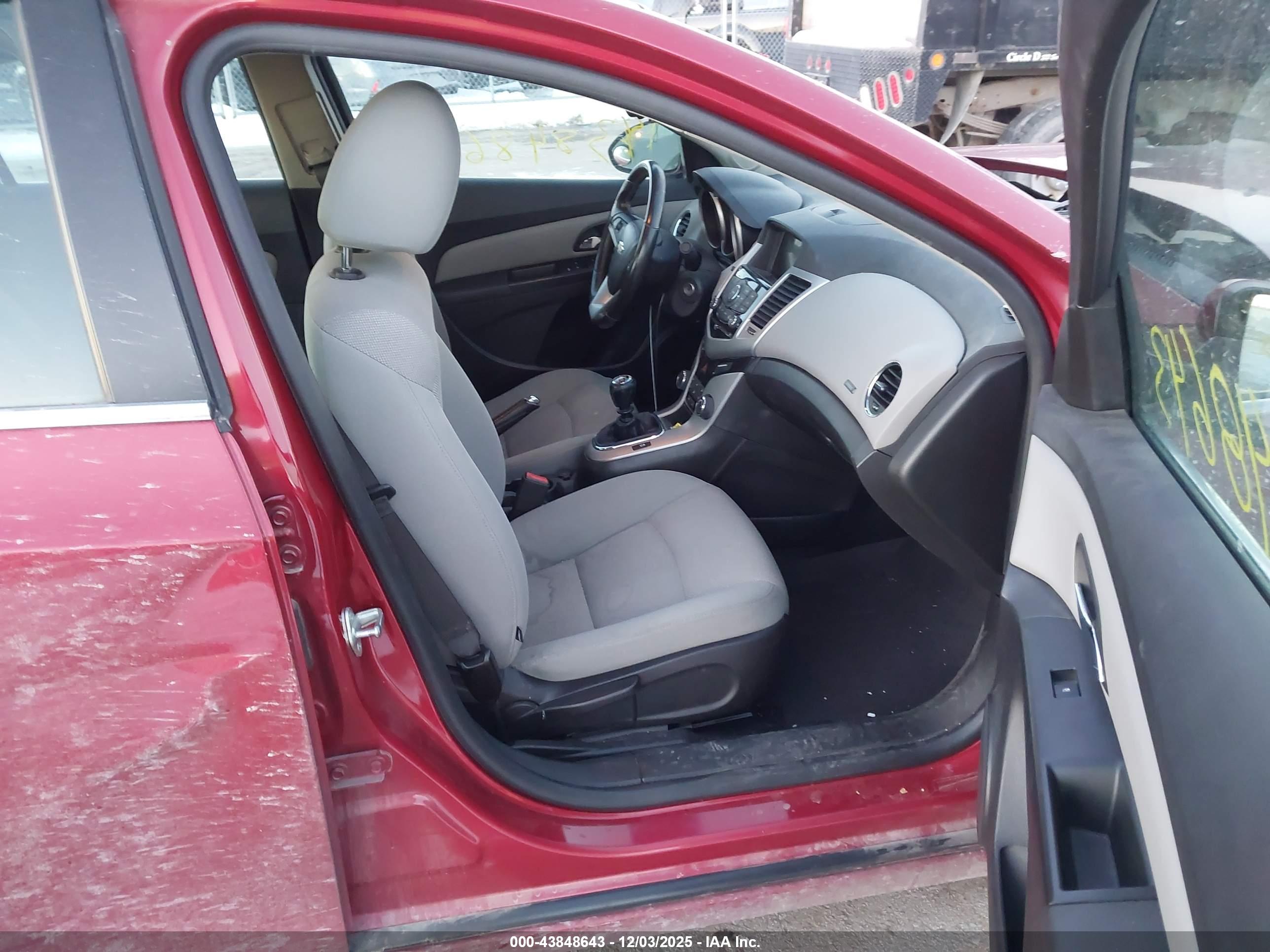 CHEVROLET CRUZE image 5