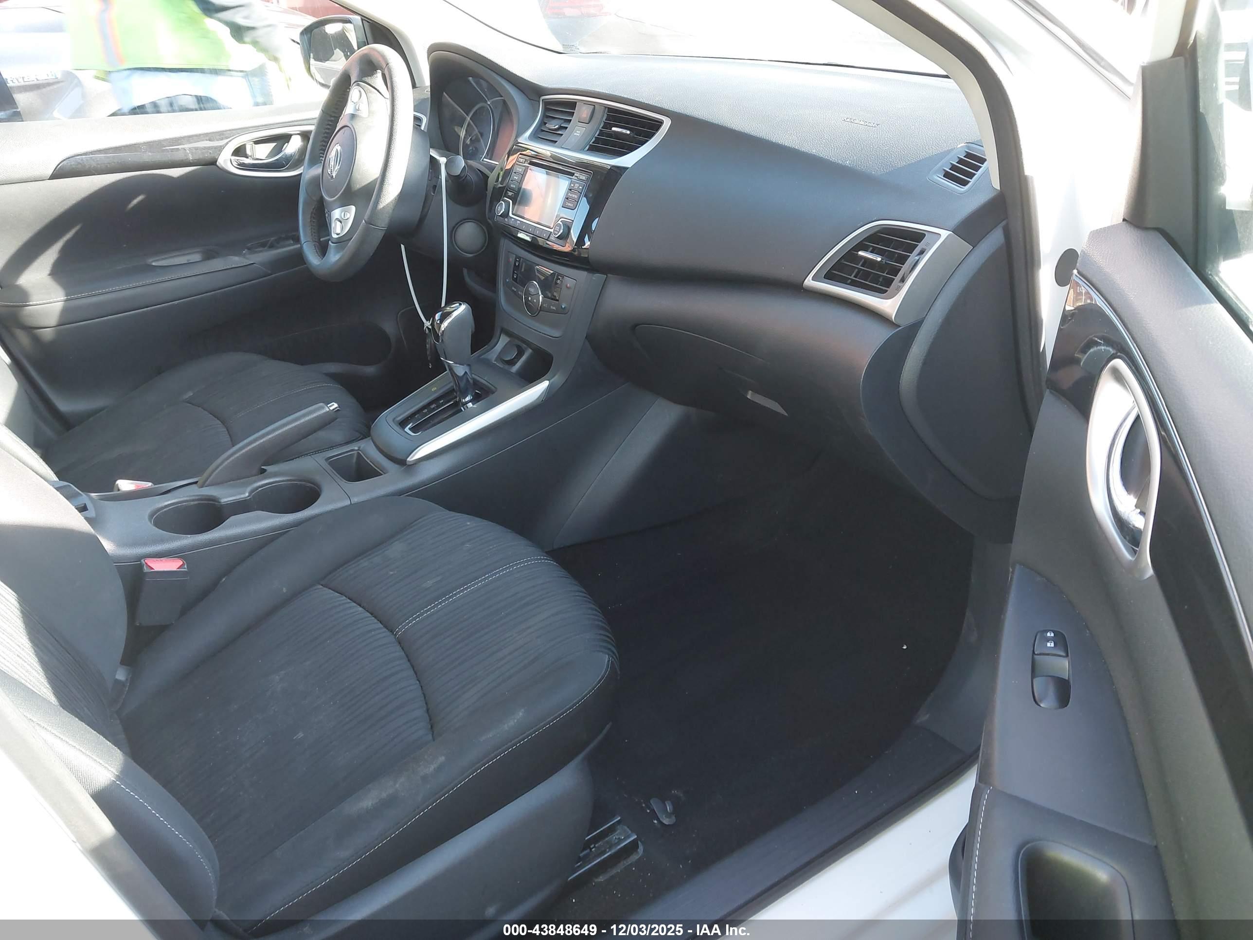 NISSAN SENTRA image 5