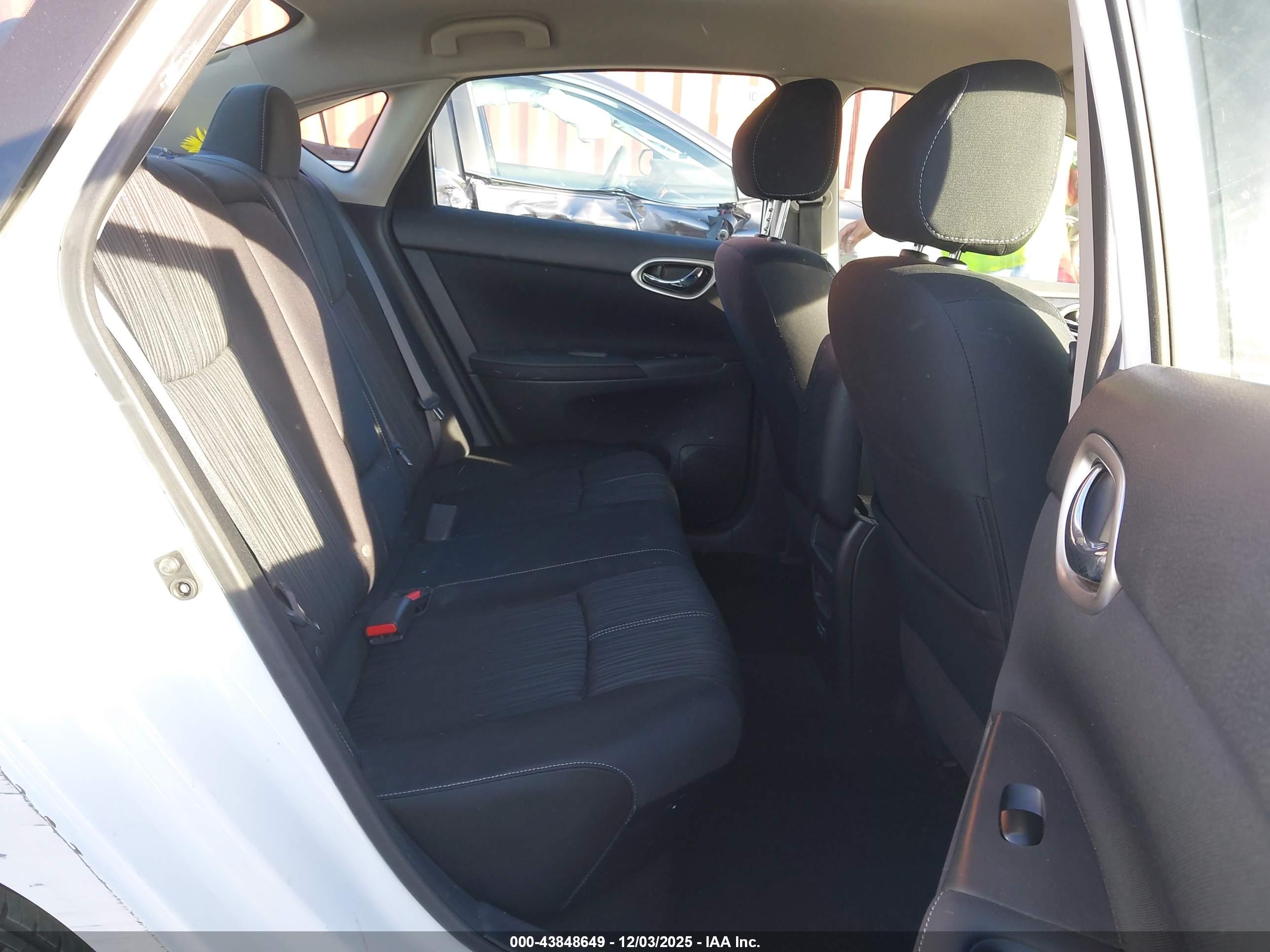 NISSAN SENTRA image 8