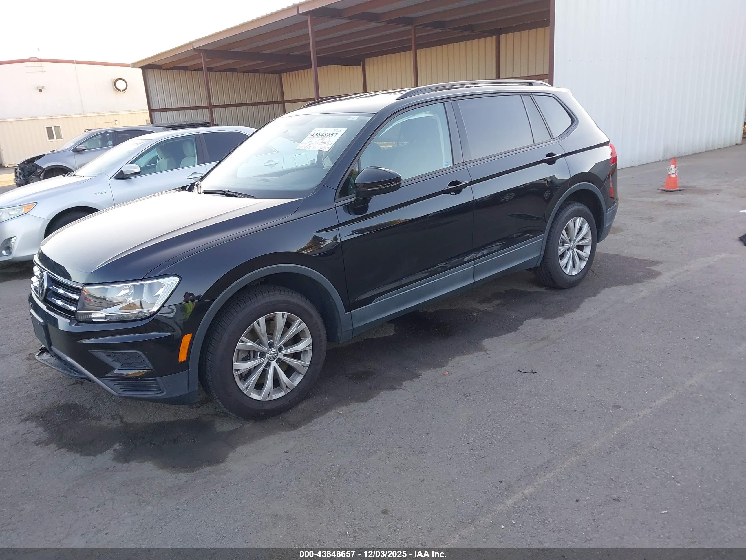 VOLKSWAGEN TIGUAN image 2