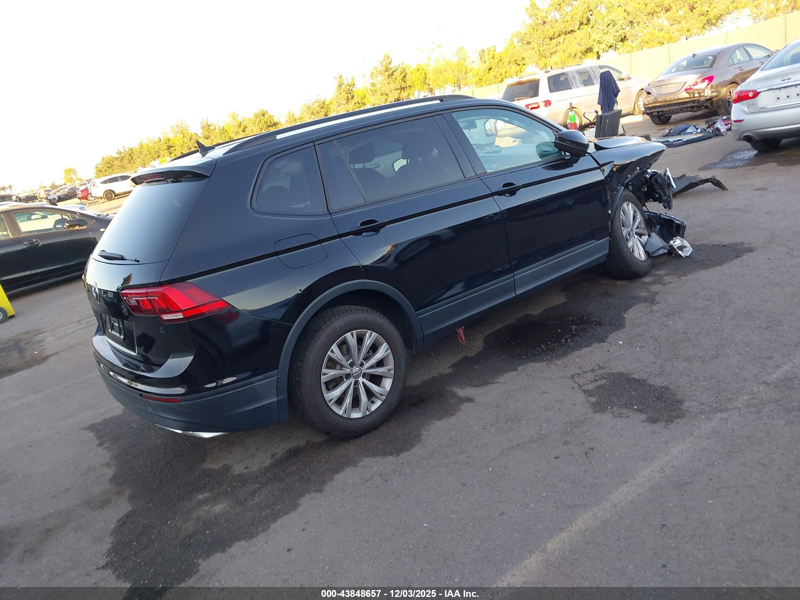 VOLKSWAGEN TIGUAN image 4
