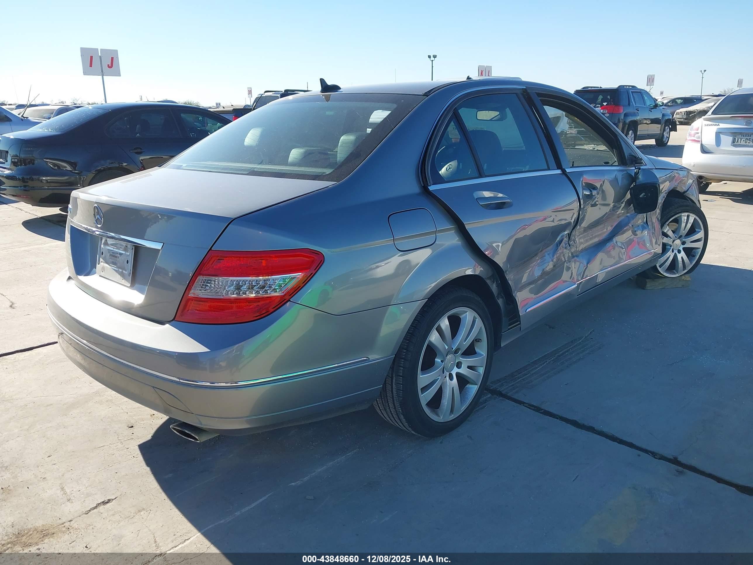 MERCEDES-BENZ C image 4
